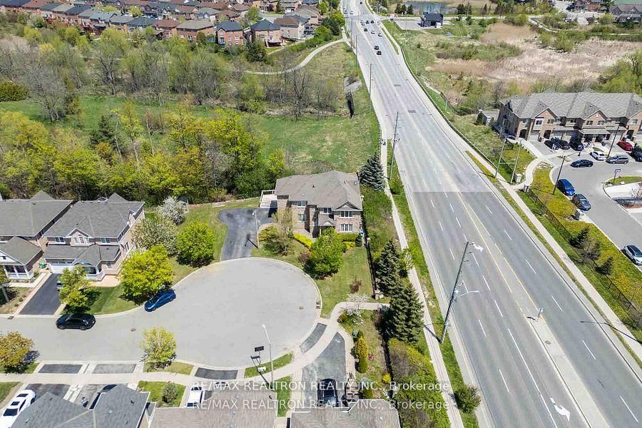 12 Edgevalley Court Property Photo 46