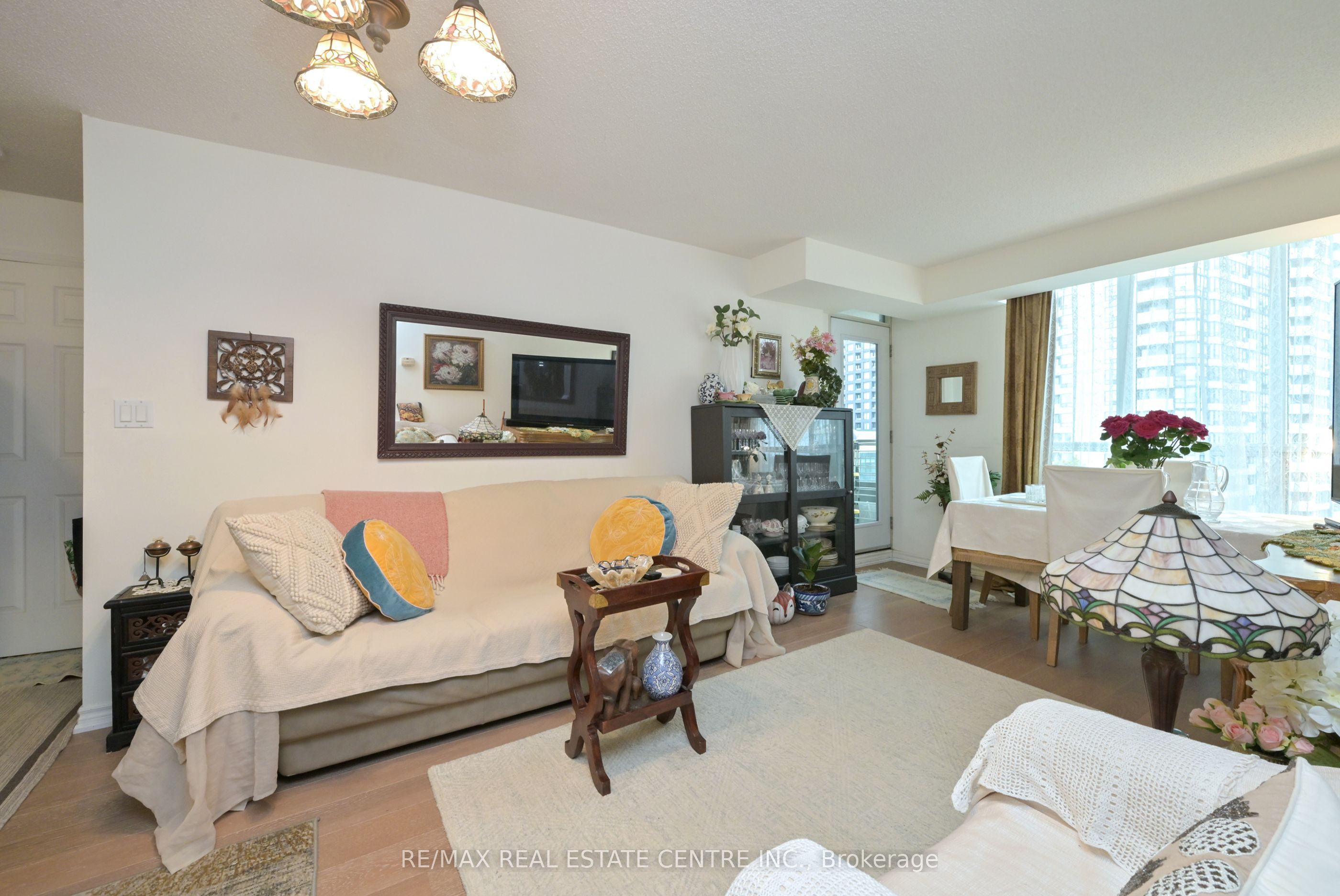 335 Rathburn Road W 1108 Property Photo 10