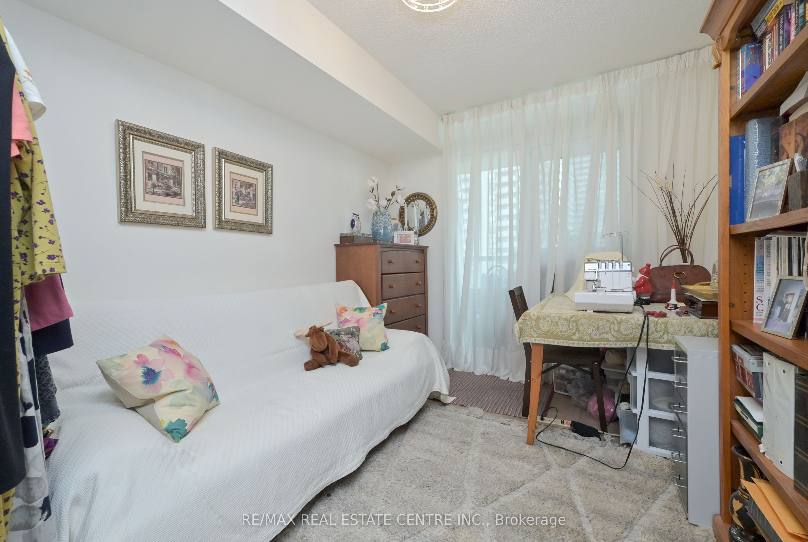 335 Rathburn Road W 1108 Property Photo 13