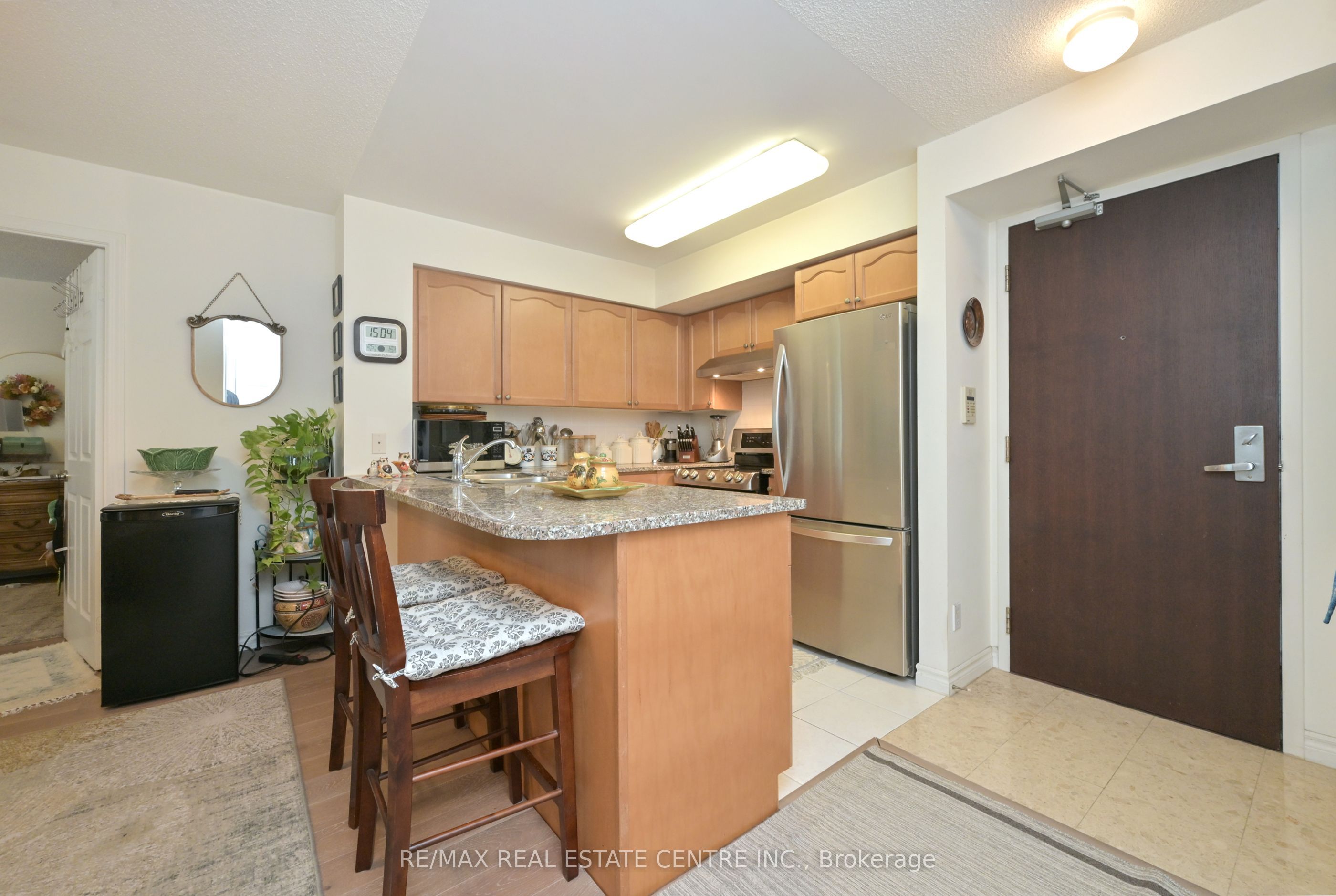 335 Rathburn Road W 1108 Property Photo 15