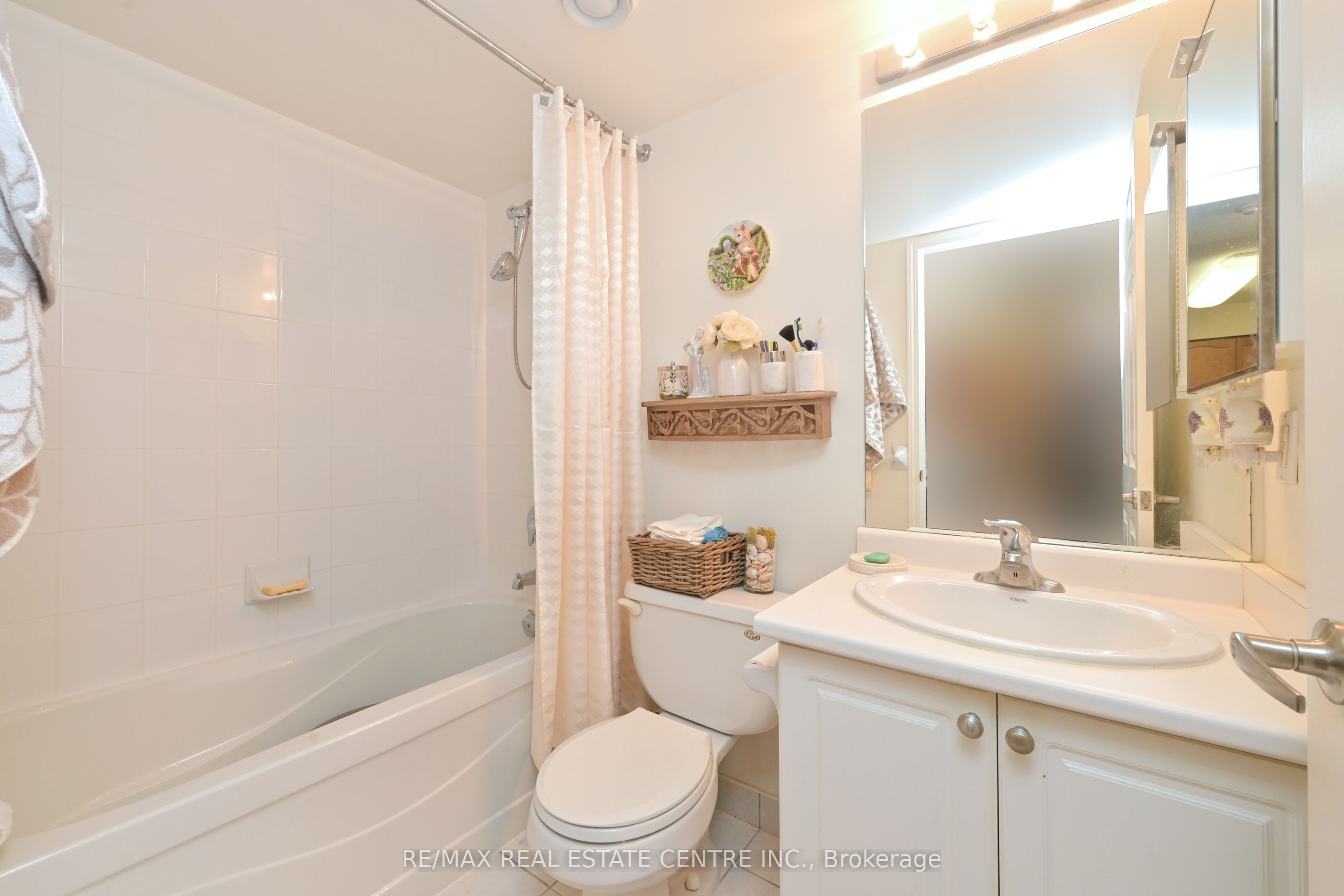 335 Rathburn Road W 1108 Property Photo 19