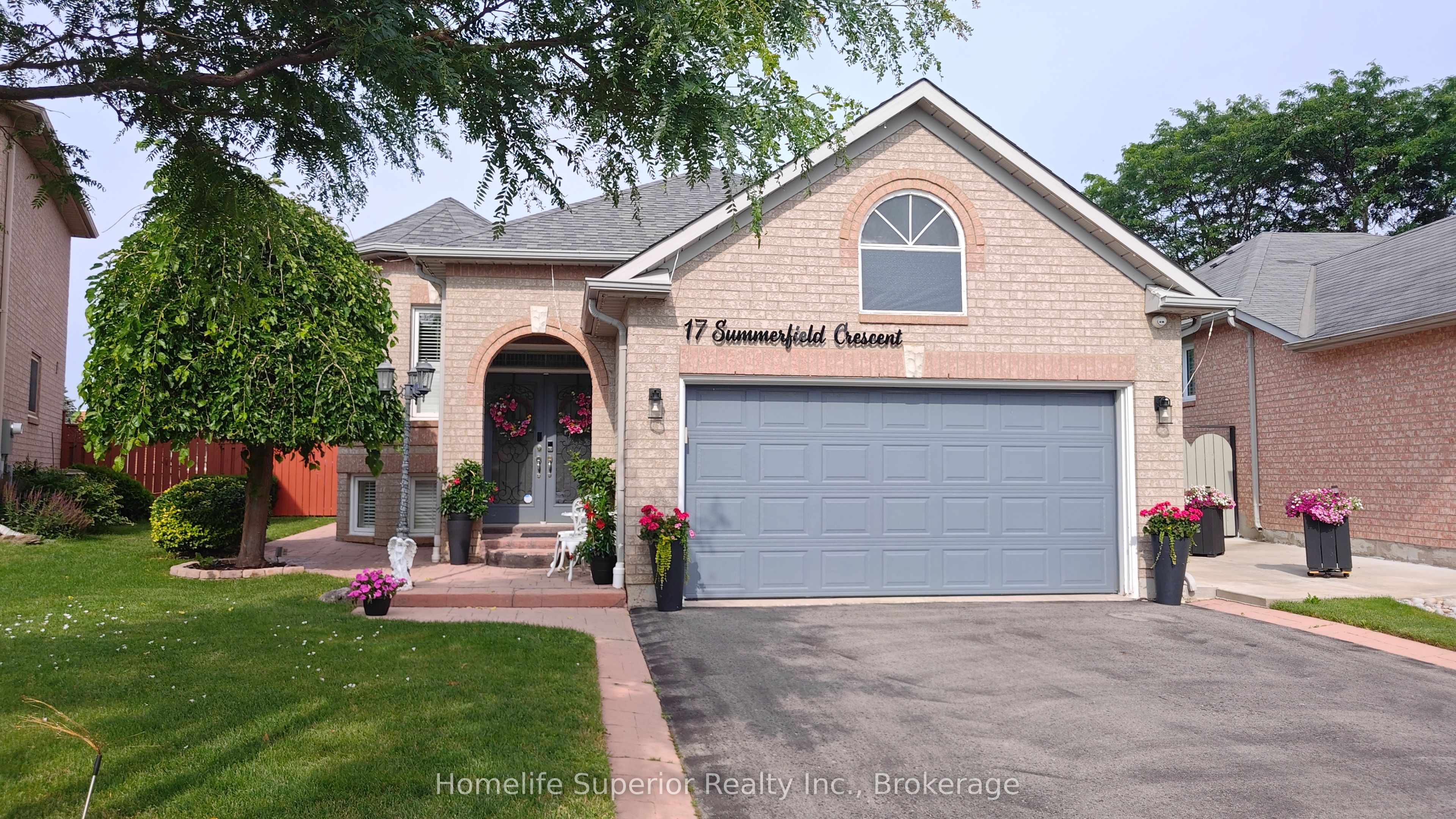 17 Summerfield Crescent Property Photo 1