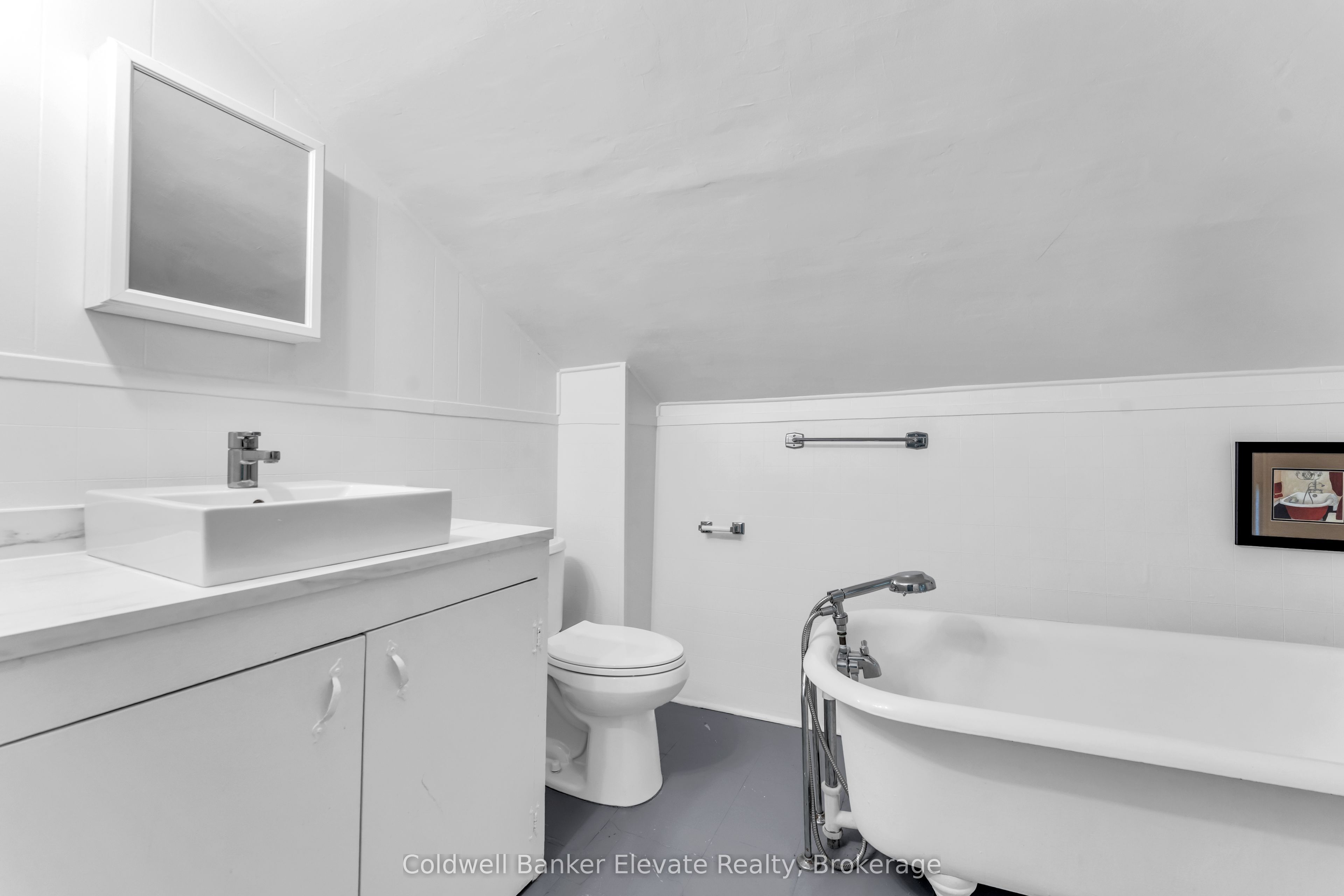 127 Main Street S Property Photo 17