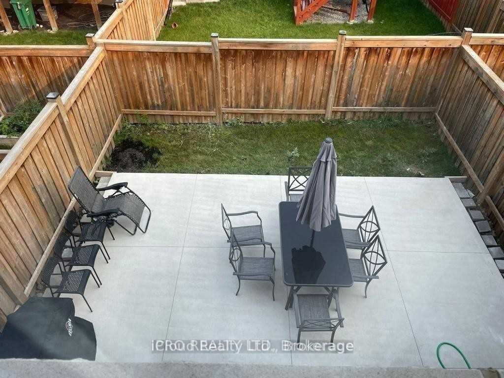 5 Chesterwood Crescent Upper Property Photo 18