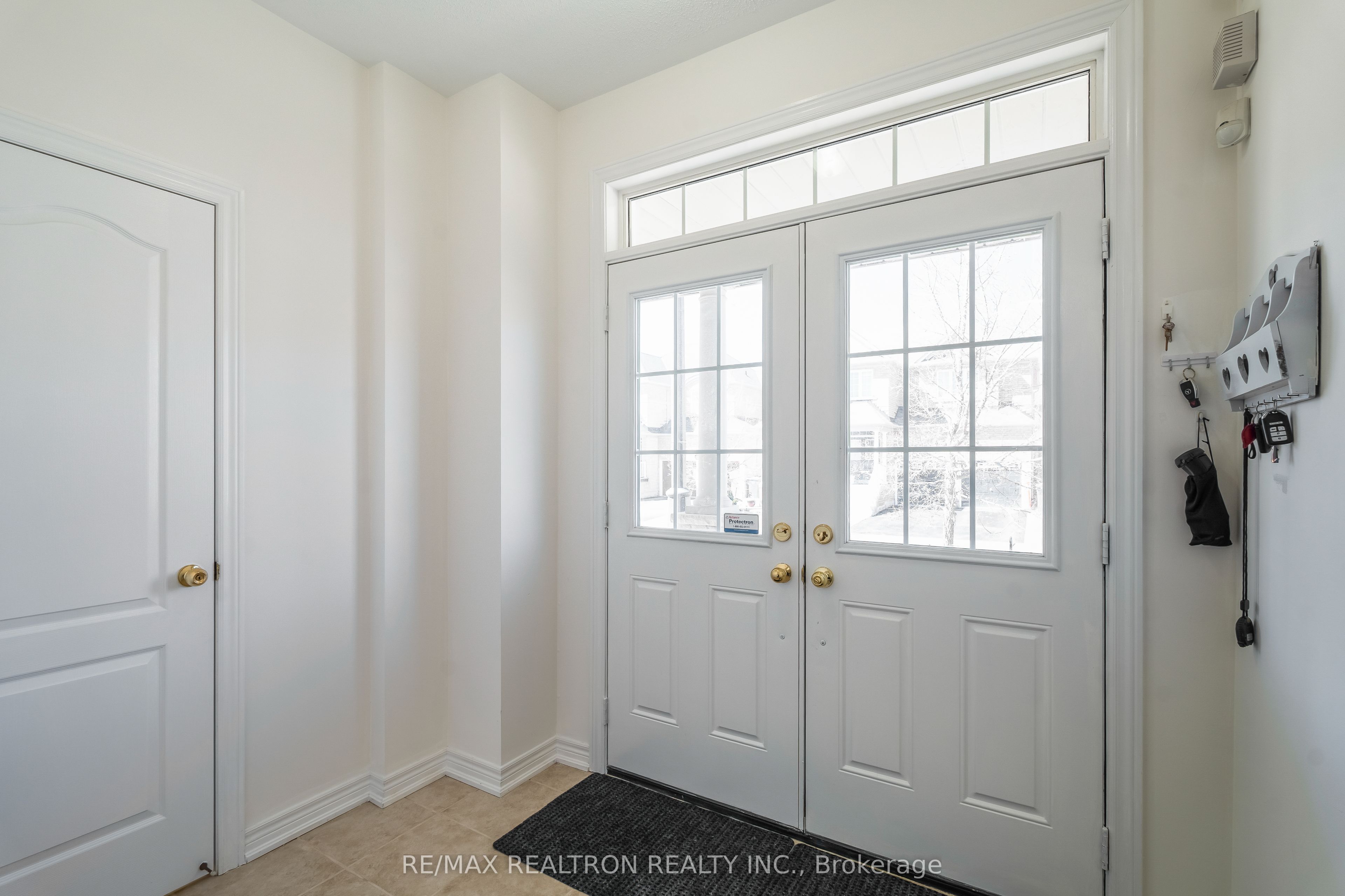 9 Constance Street Property Photo 3
