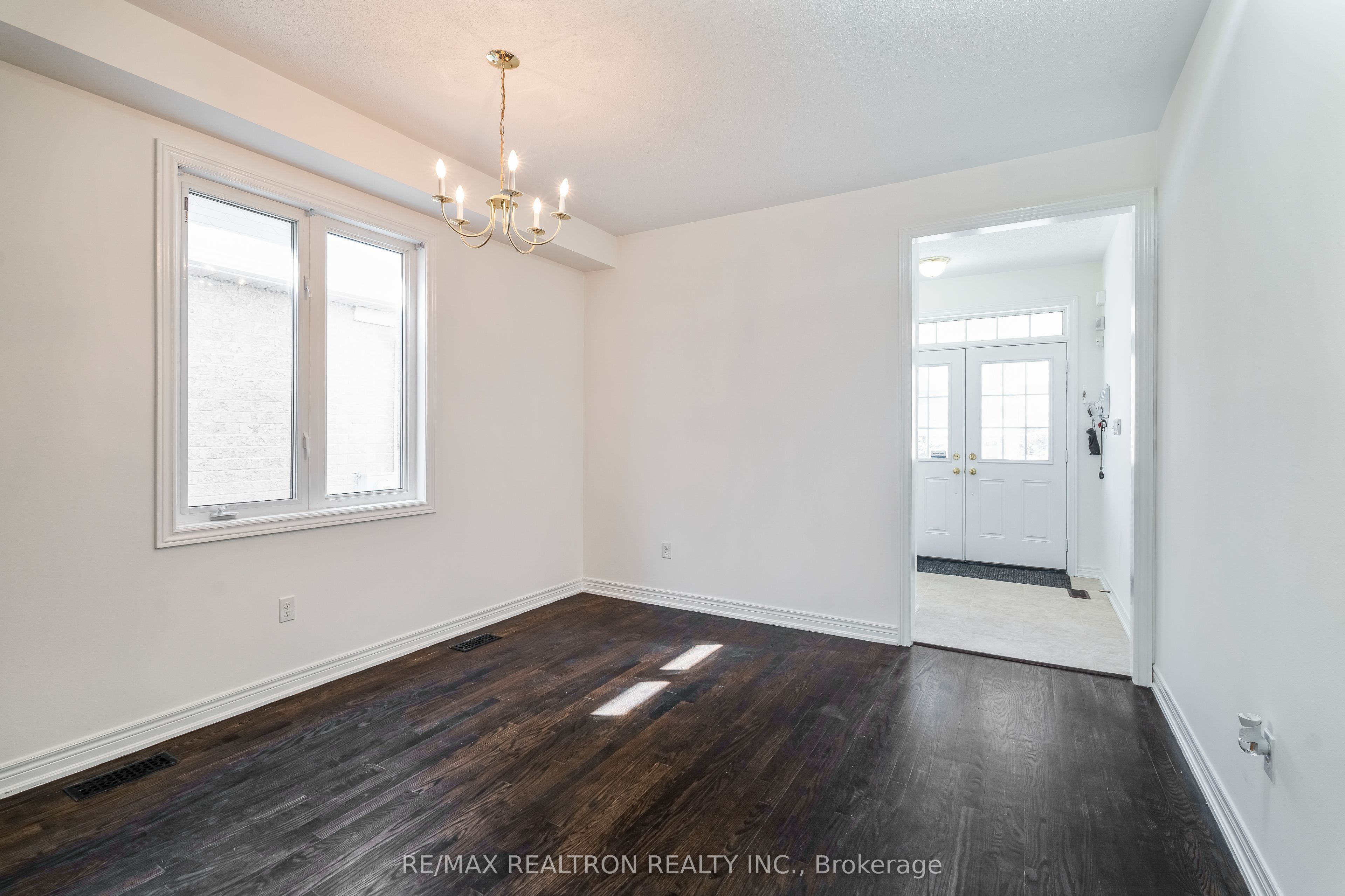 9 Constance Street Property Photo 5