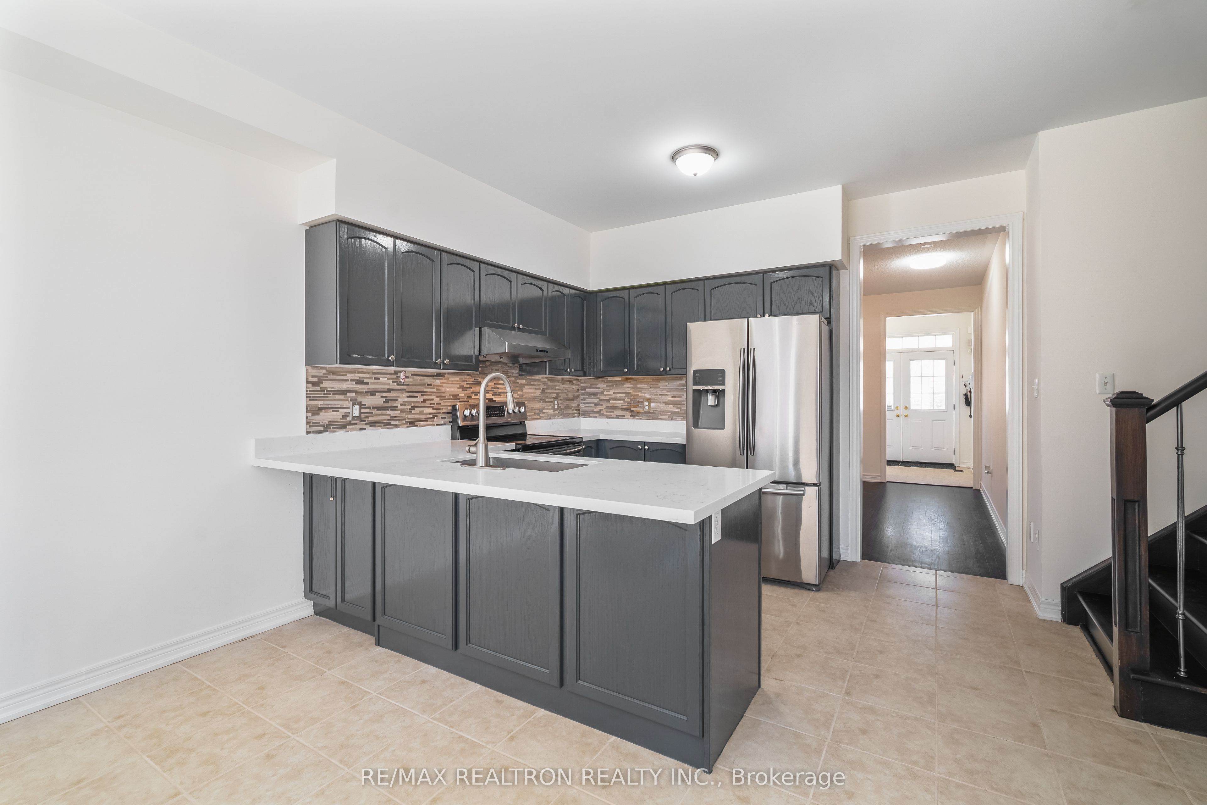 9 Constance Street Property Photo 7