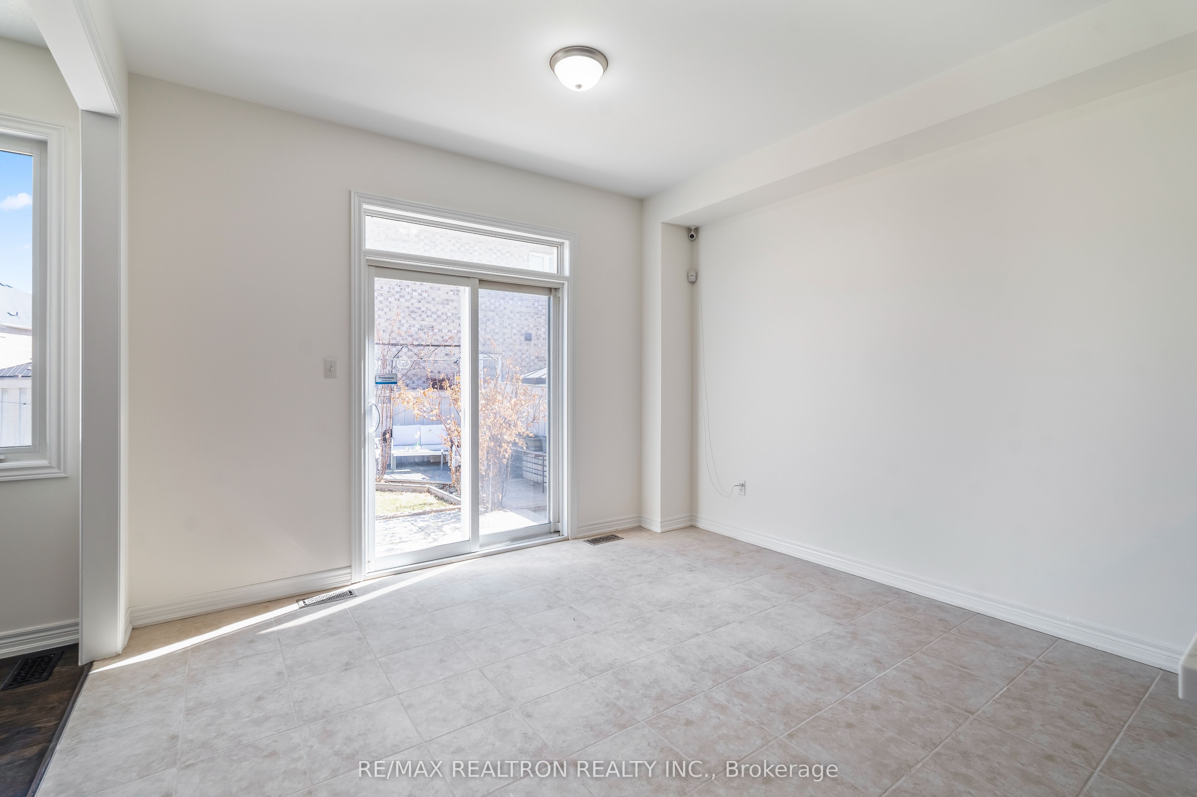 9 Constance Street Property Photo 10