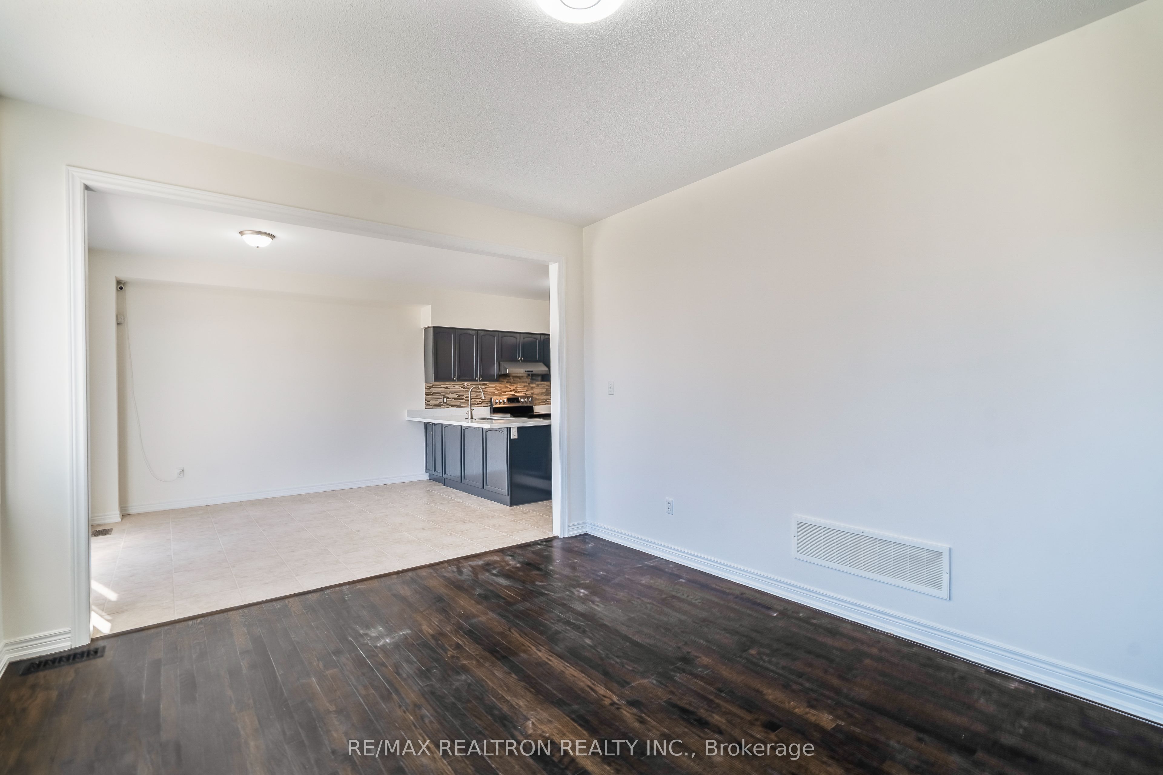 9 Constance Street Property Photo 13