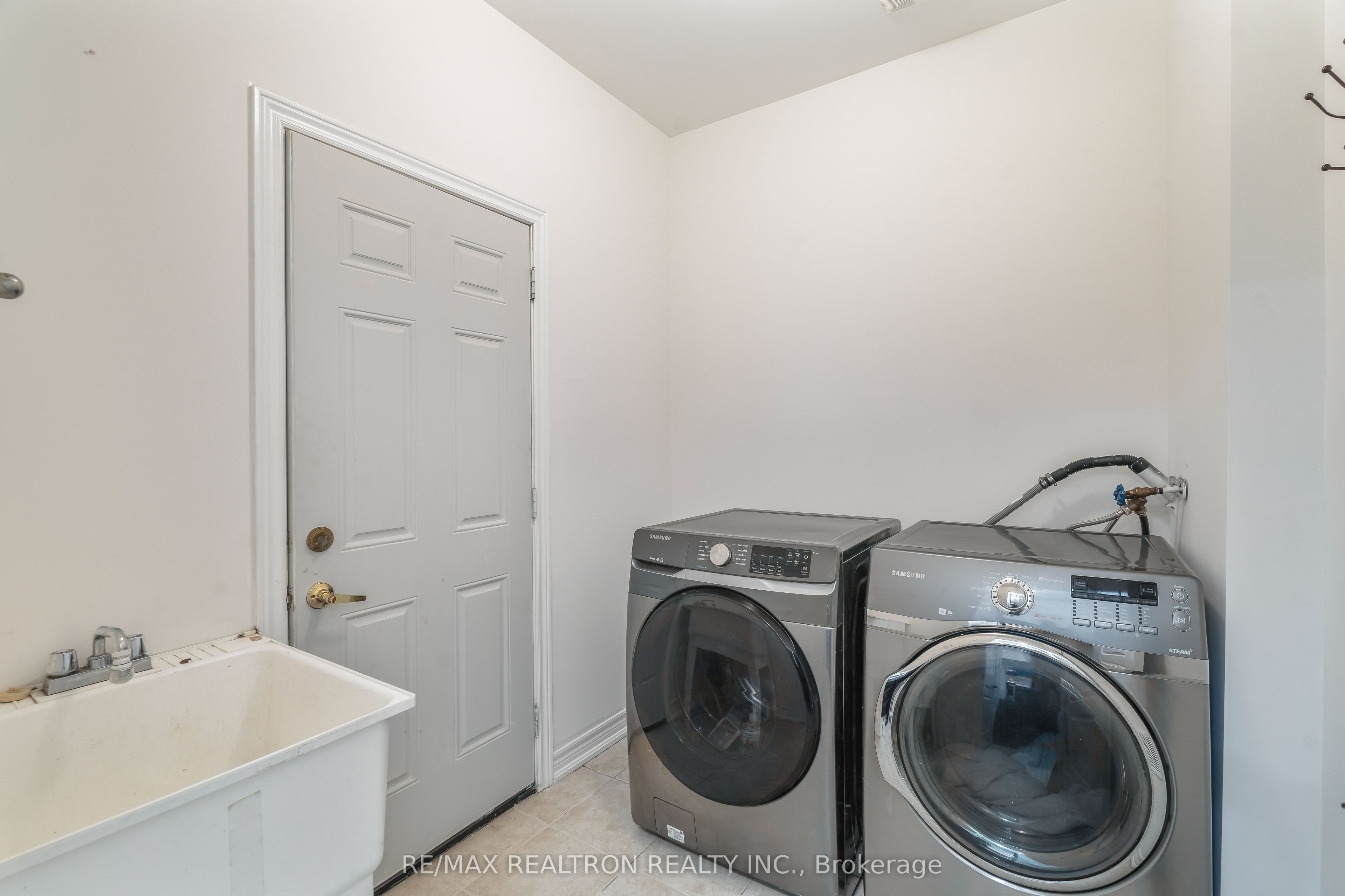 9 Constance Street Property Photo 18