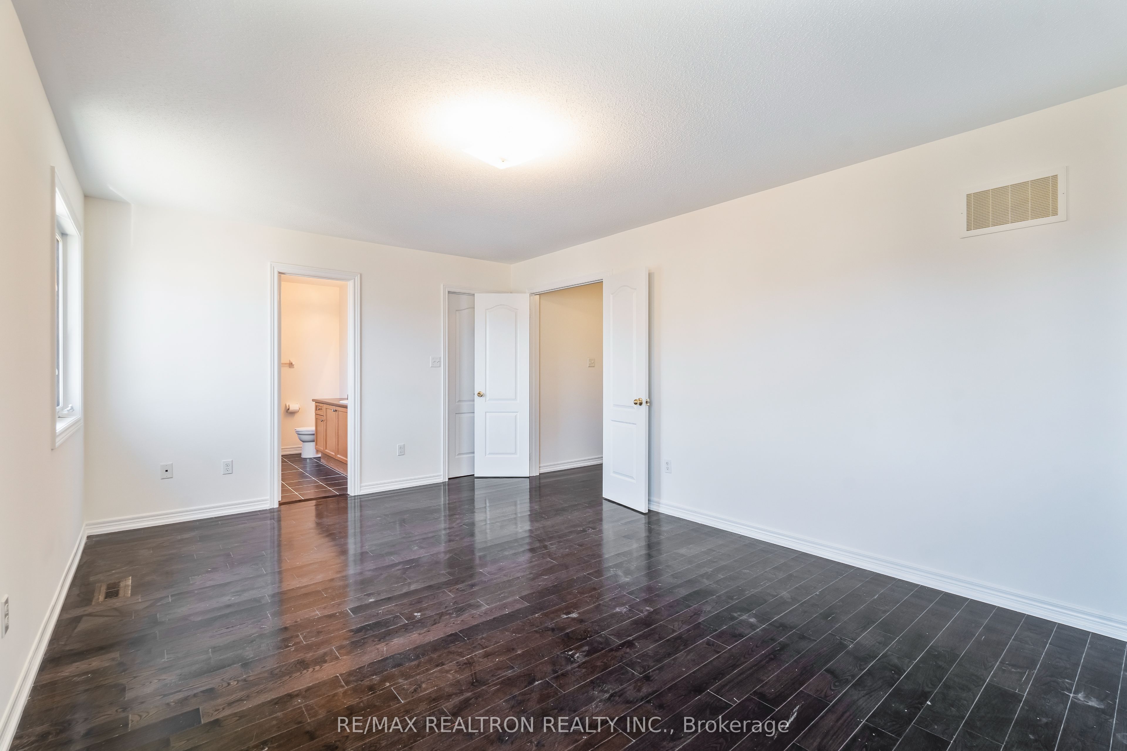 9 Constance Street Property Photo 22