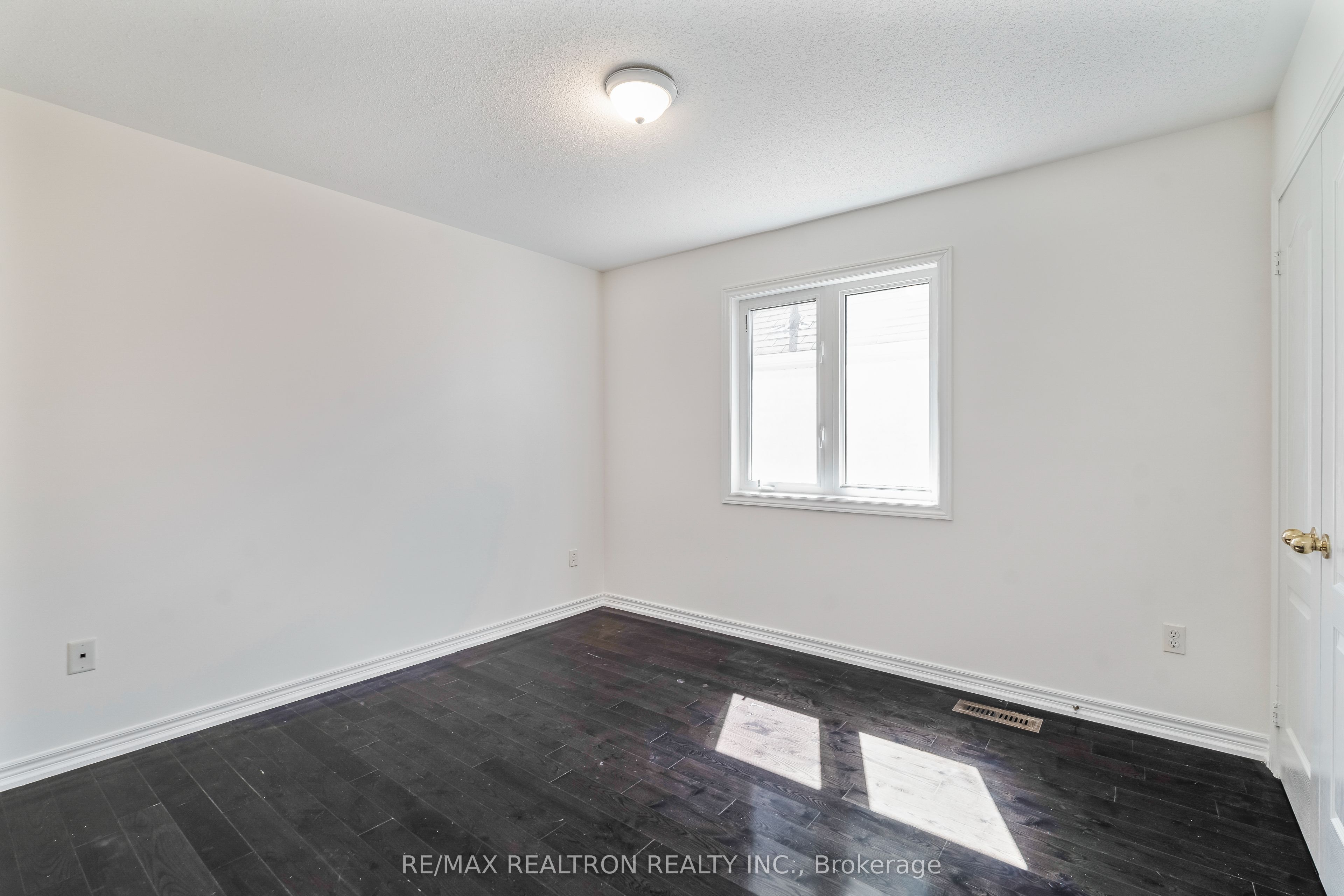 9 Constance Street Property Photo 30