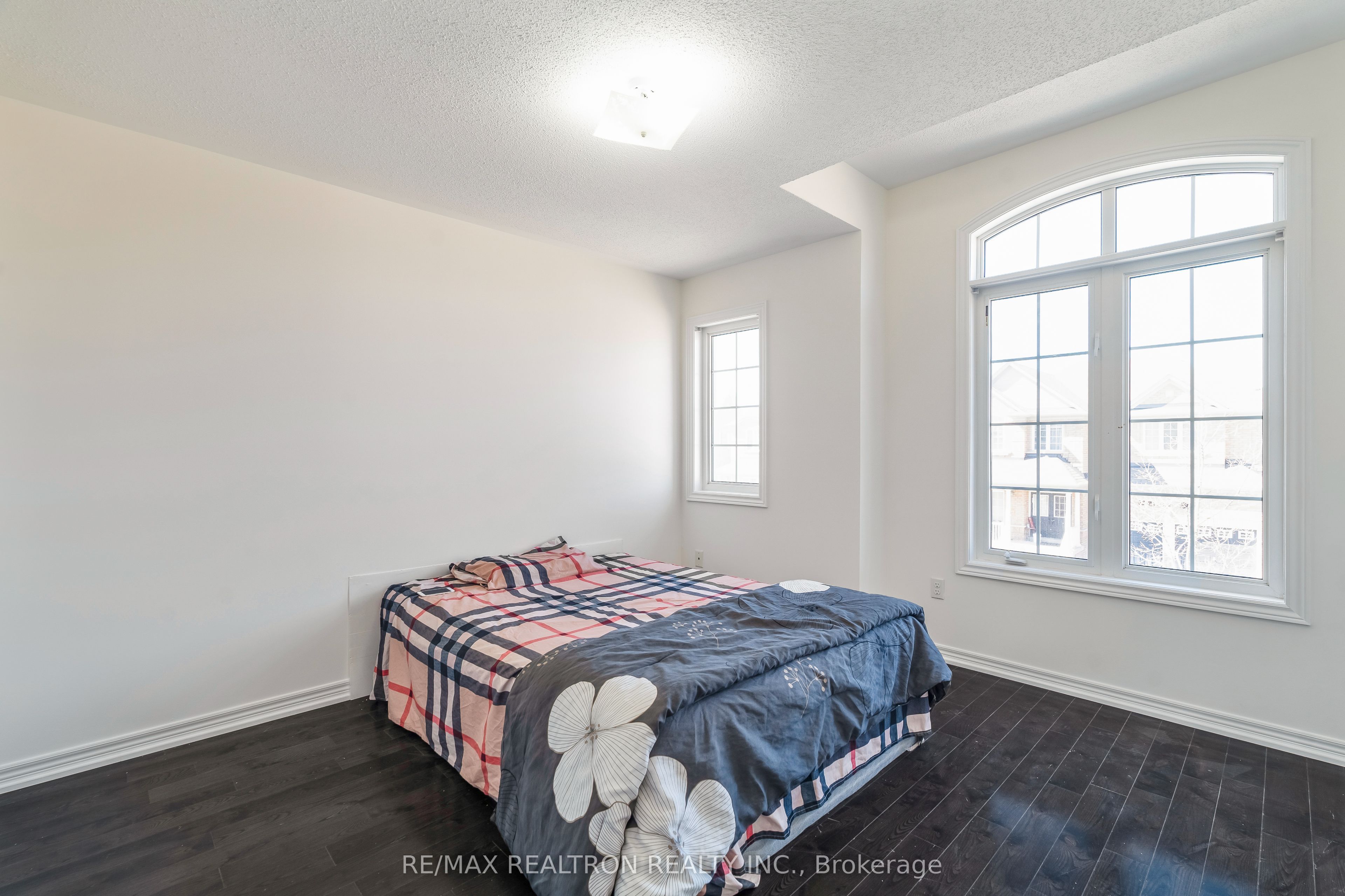 9 Constance Street Property Photo 31