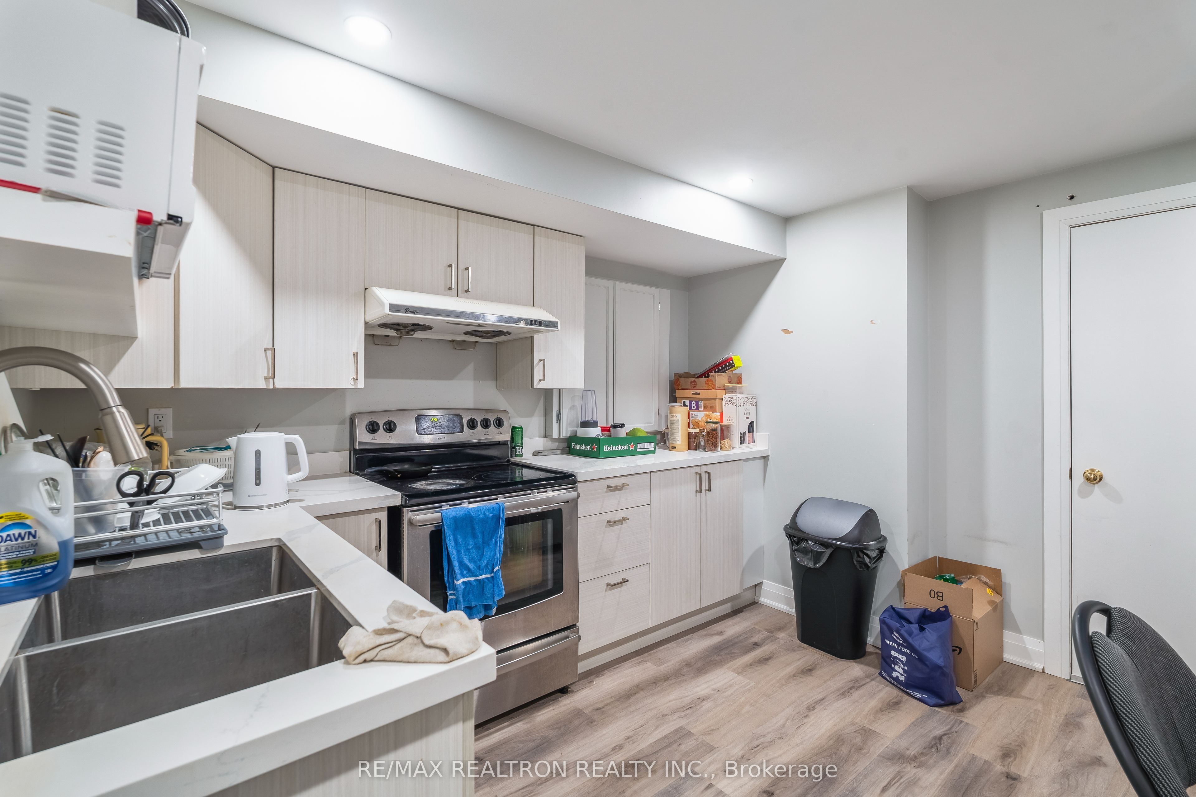 9 Constance Street Property Photo 34