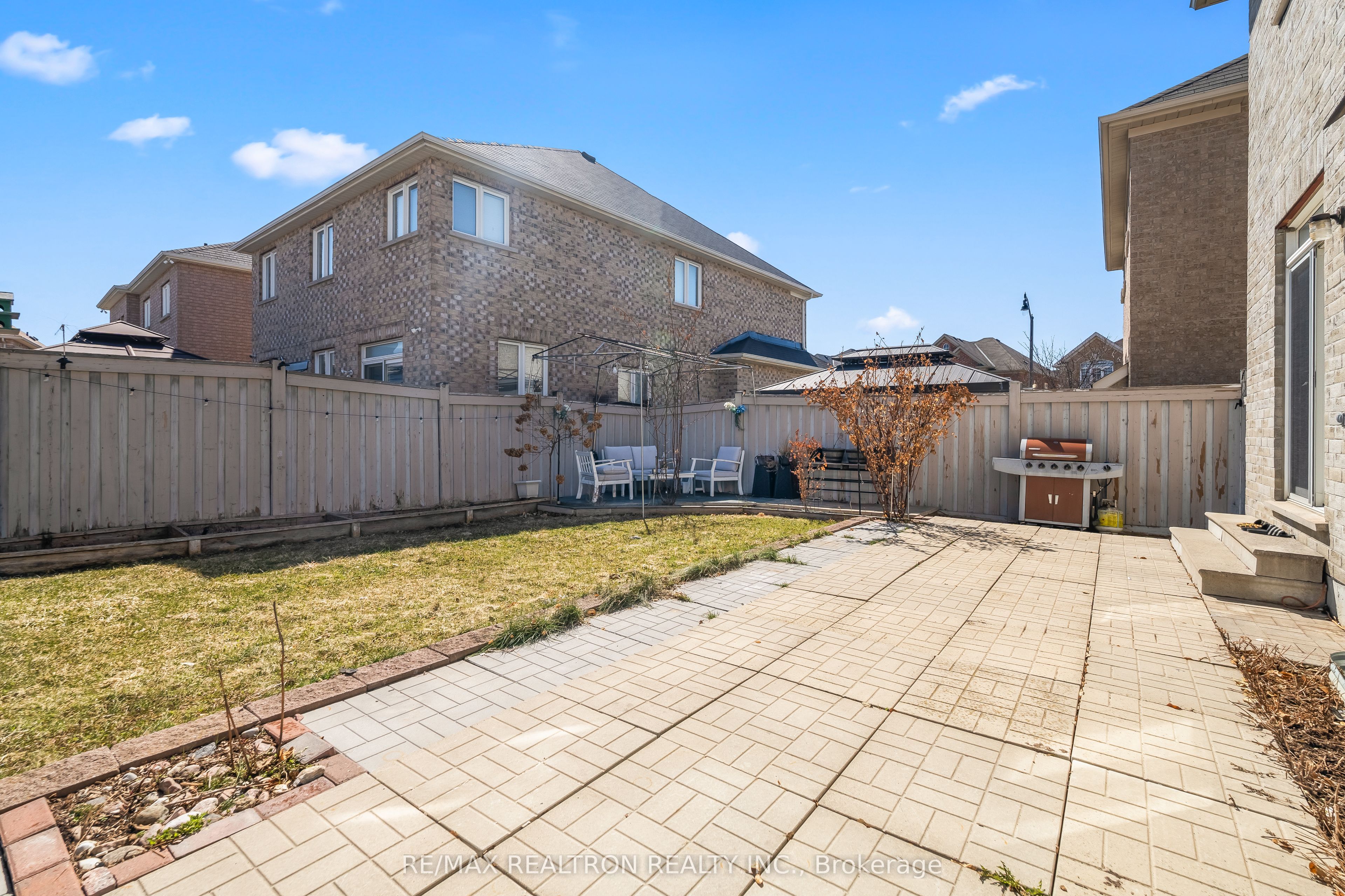 9 Constance Street Property Photo 39