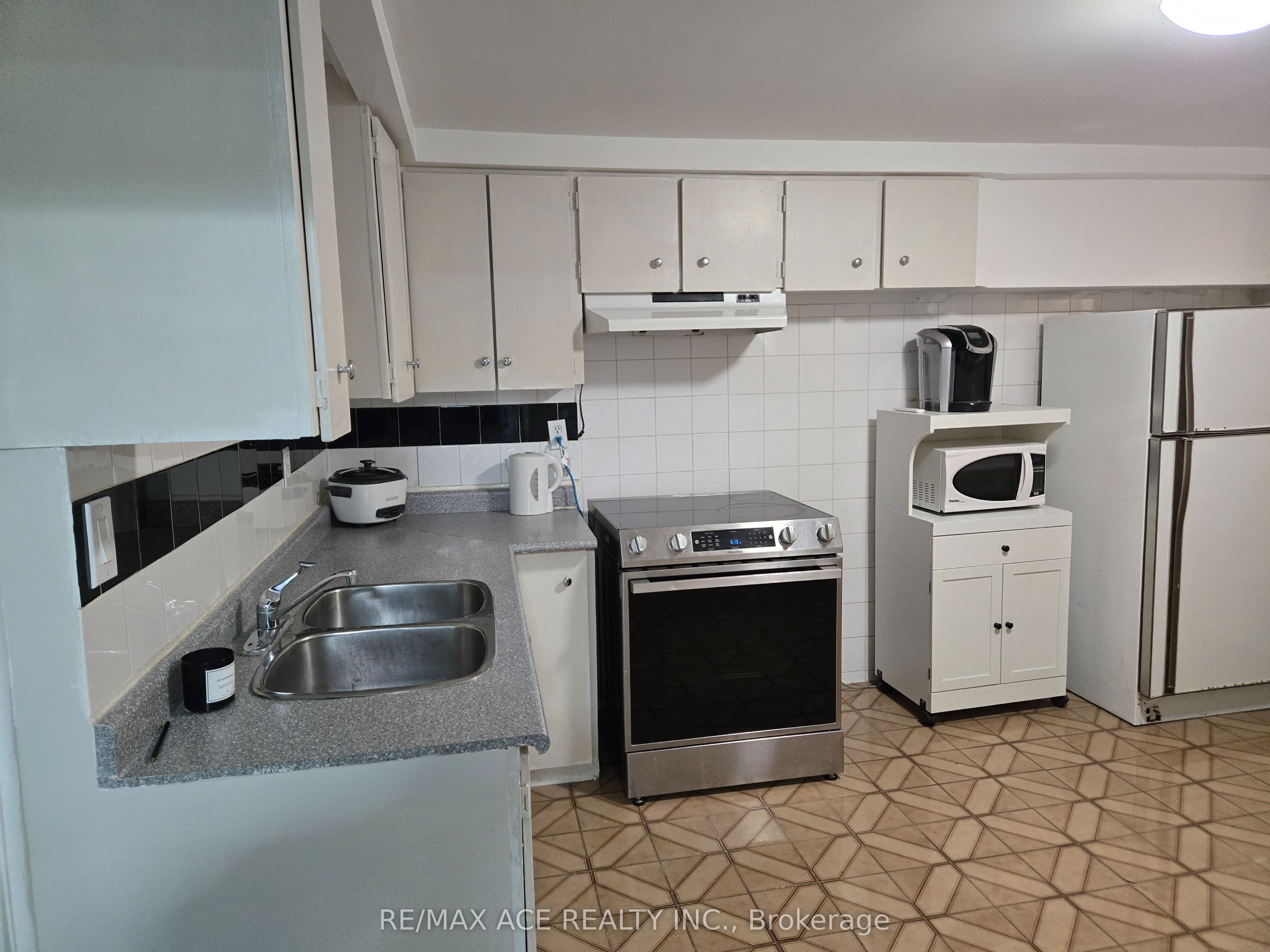 65 Dellbrook Crescent Bsmt Property Photo 7