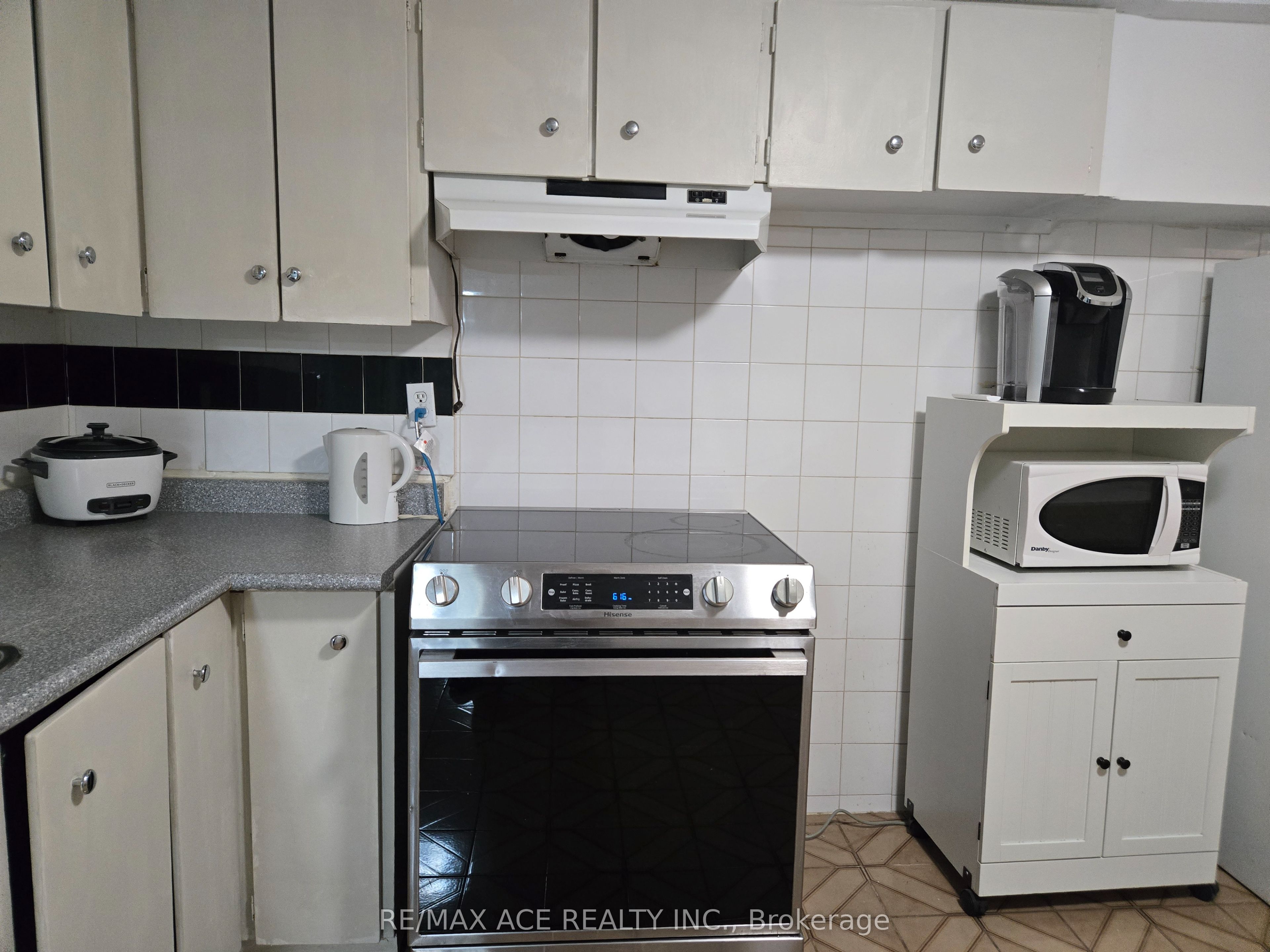 65 Dellbrook Crescent Bsmt Property Photo 8