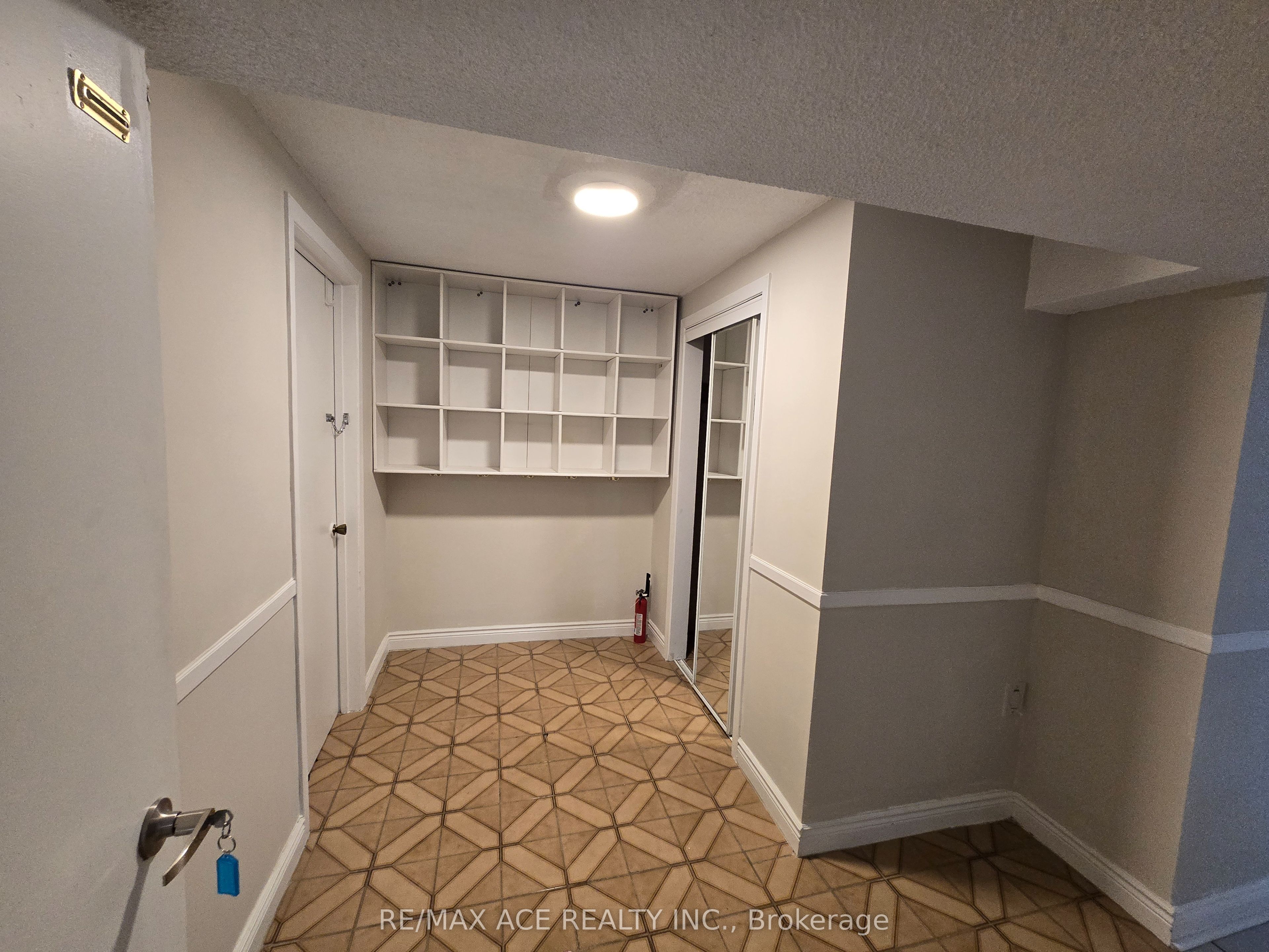 65 Dellbrook Crescent Bsmt Property Photo 12