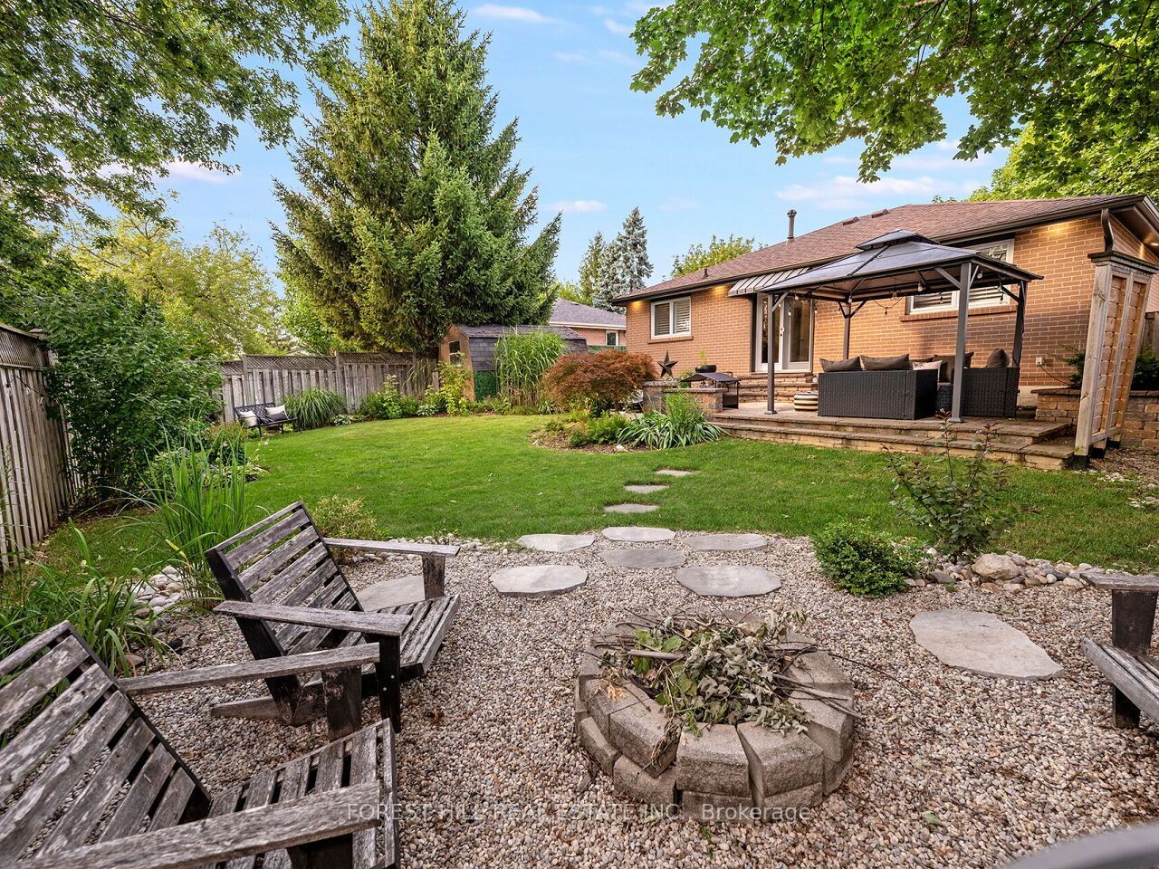 159 Robinwood Crescent Property Photo 43