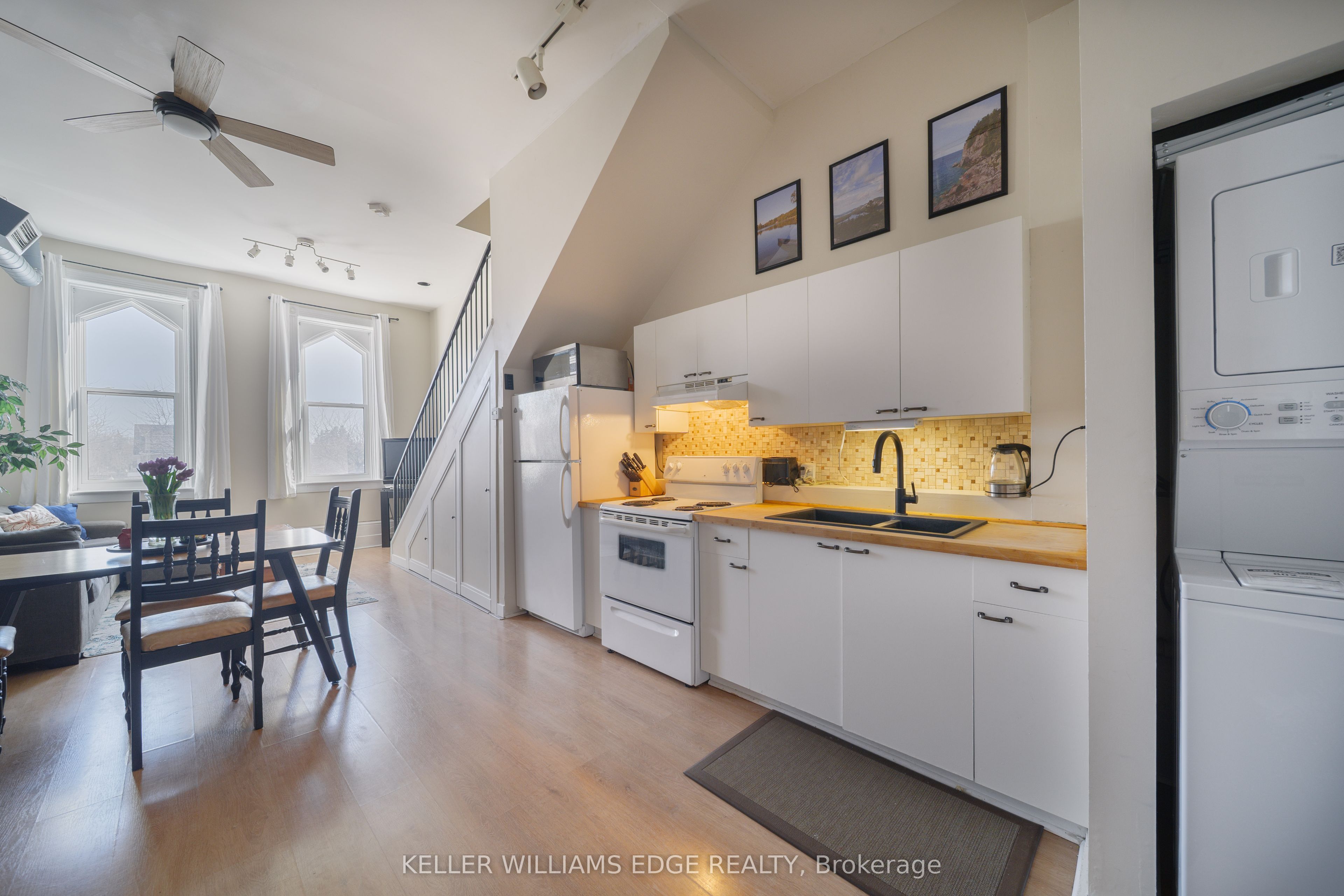 123 Broadway Avenue E Property Photo 1