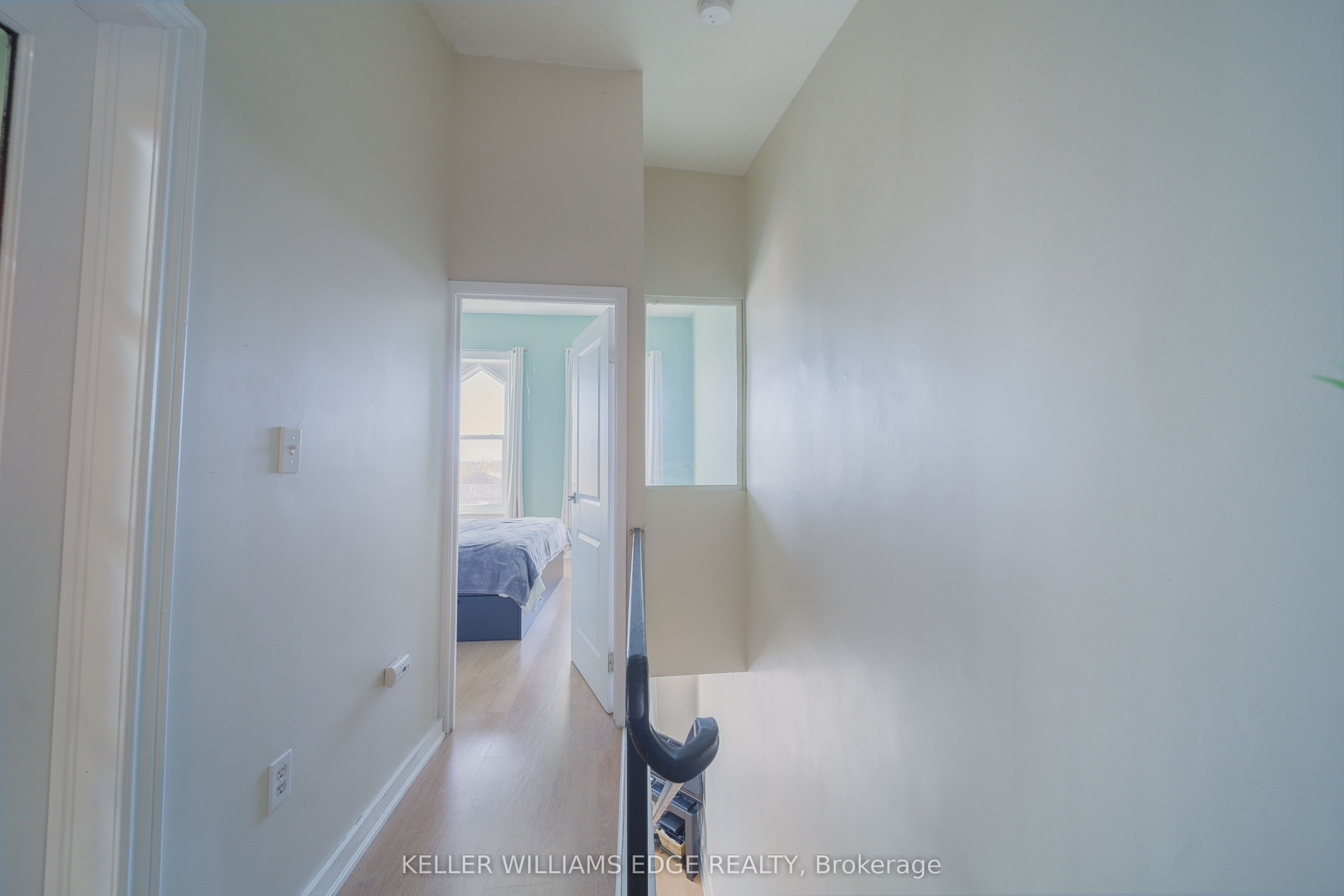 123 Broadway Avenue E Property Photo 11
