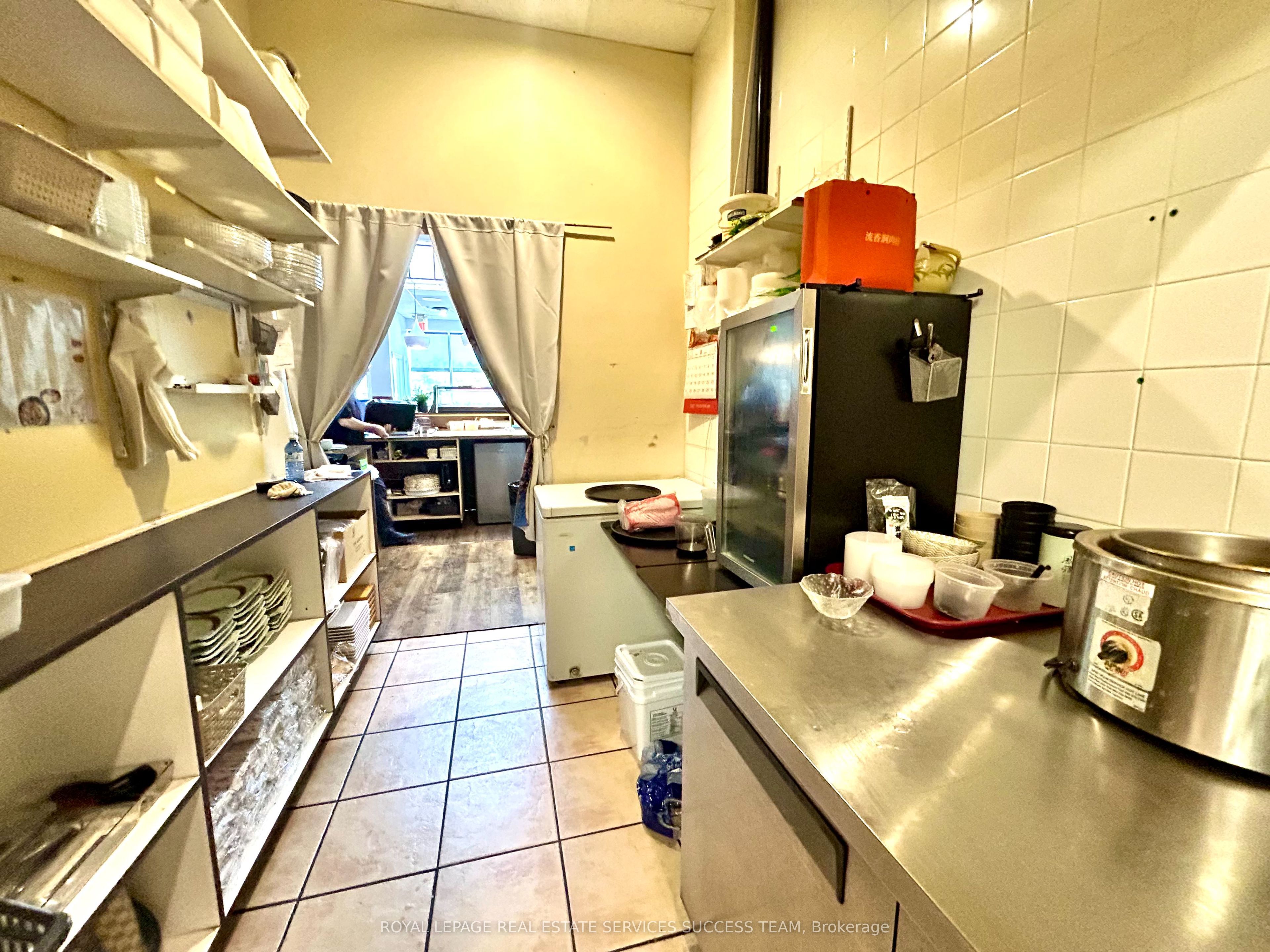 575 River Glen Boulevard 2 Property Photo 9