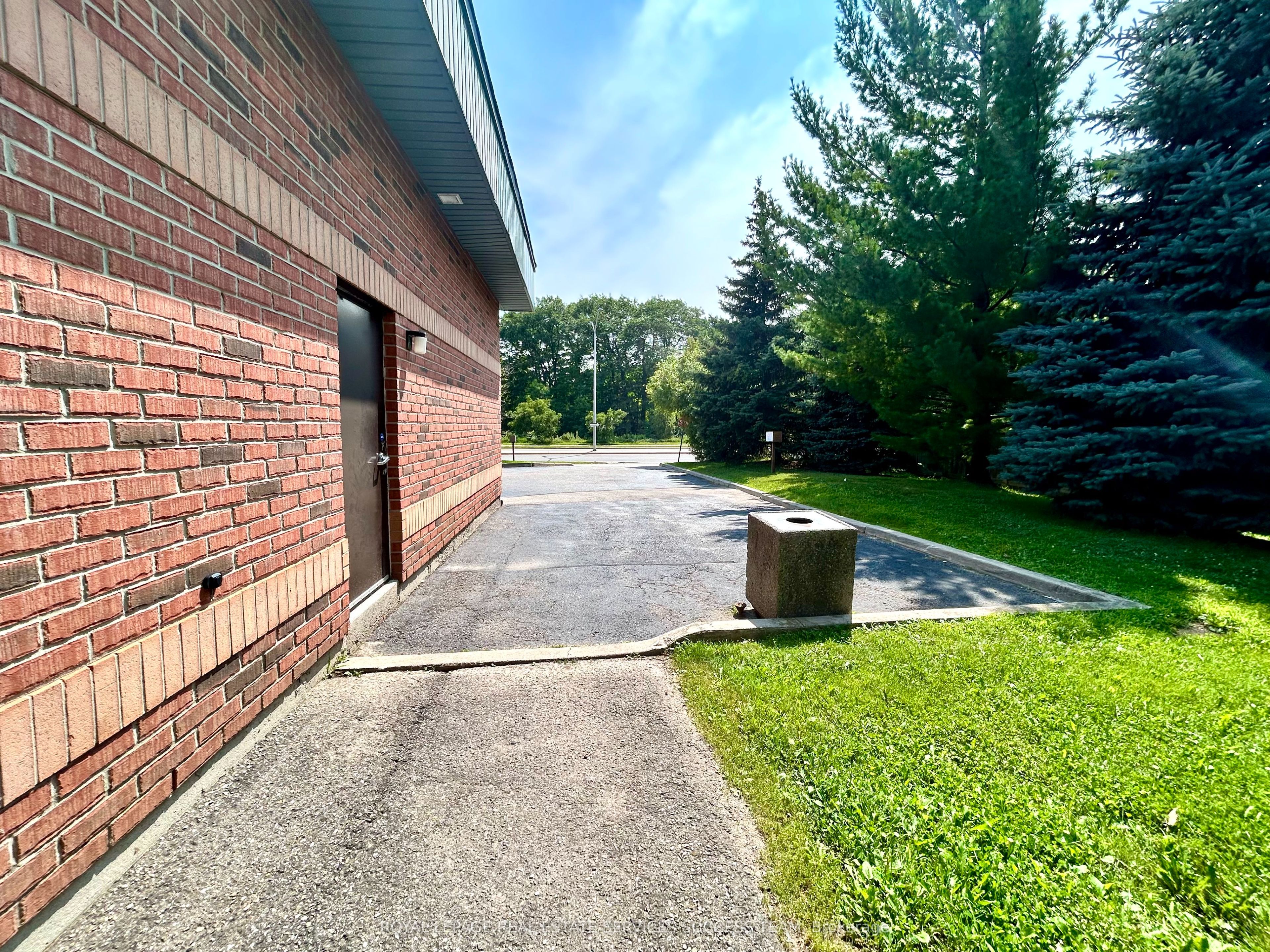 575 River Glen Boulevard 2 Property Photo 14
