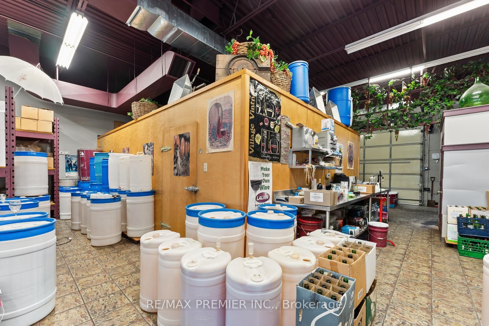 410 Speers Road Property Photo 6