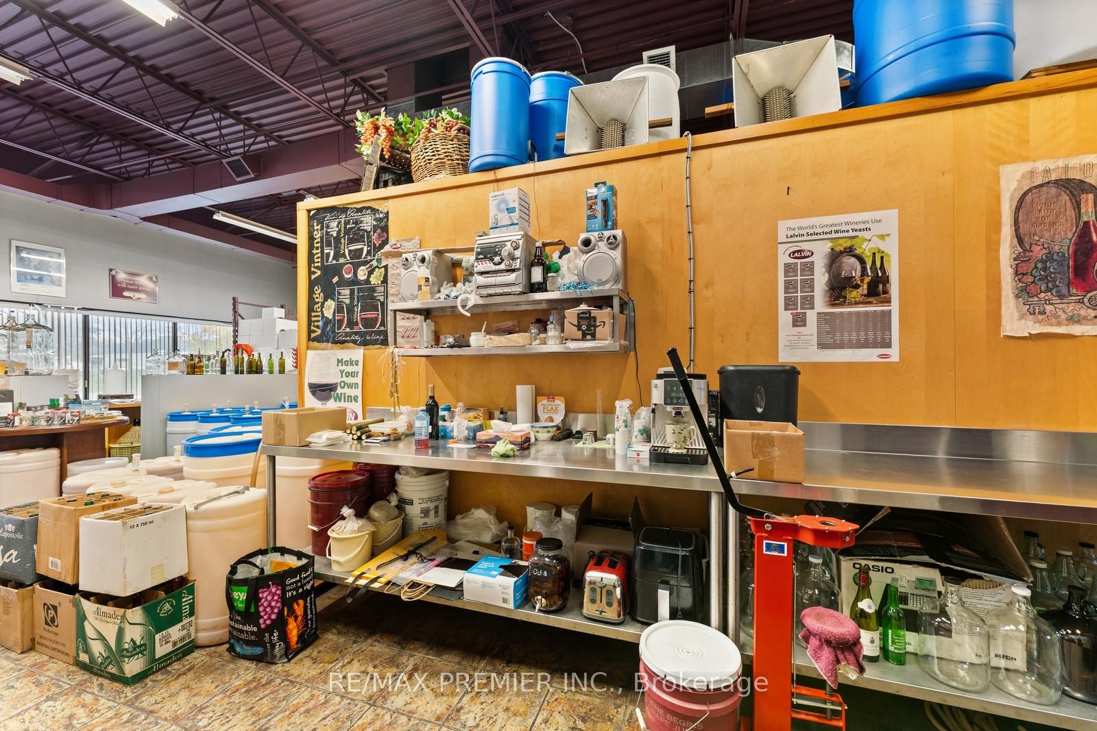 410 Speers Road Property Photo 15