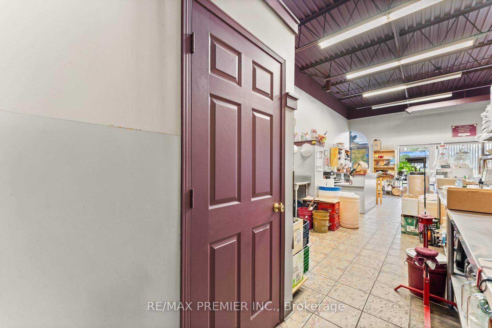 410 Speers Road Property Photo 23