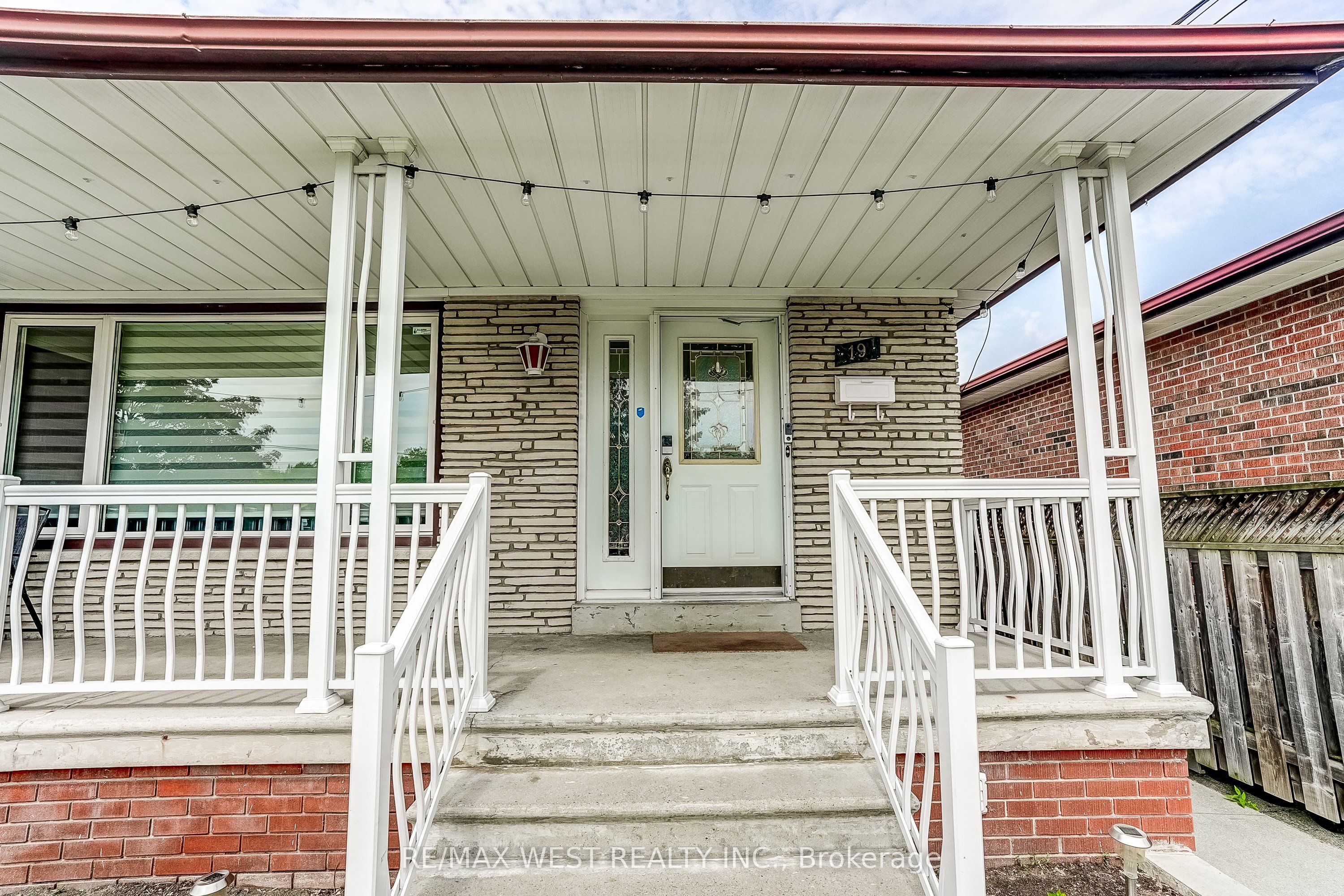 19 Archway Crescent Property Photo 3
