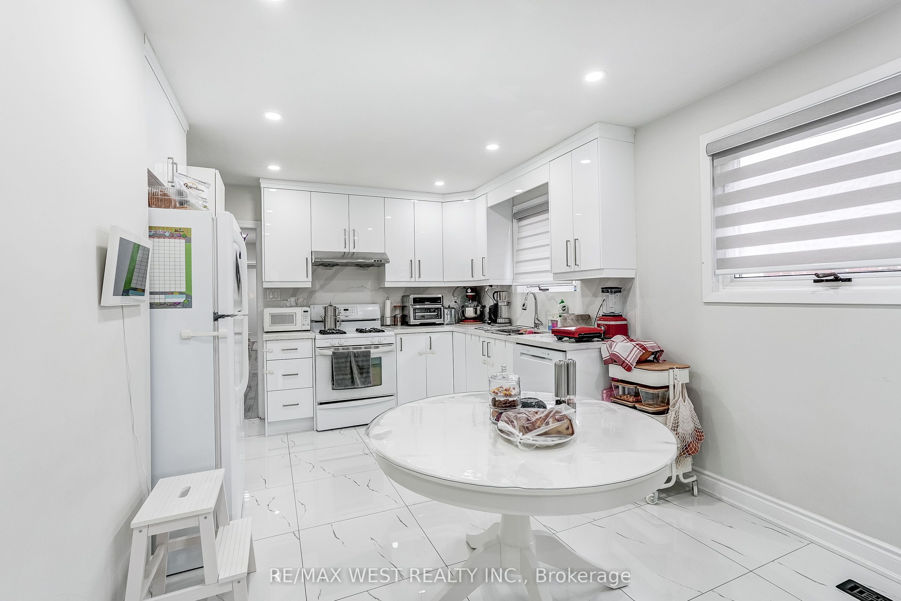 19 Archway Crescent Property Photo 8