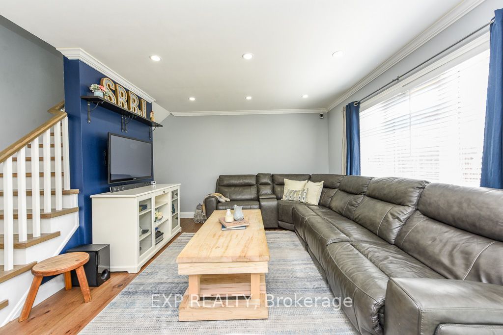 65 Jessop Drive Property Photo 5