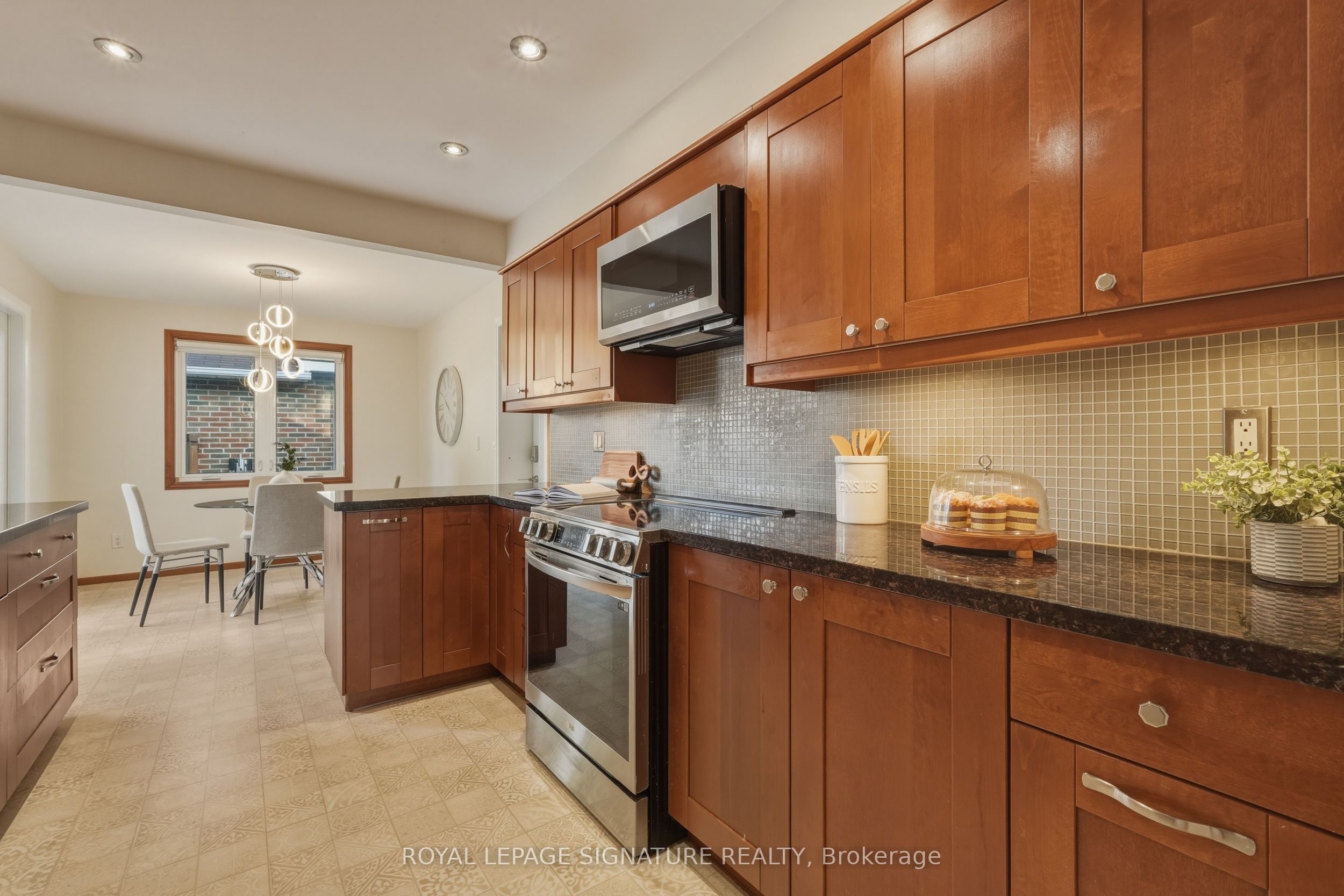 1843 Stonepath Crescent Property Photo 11