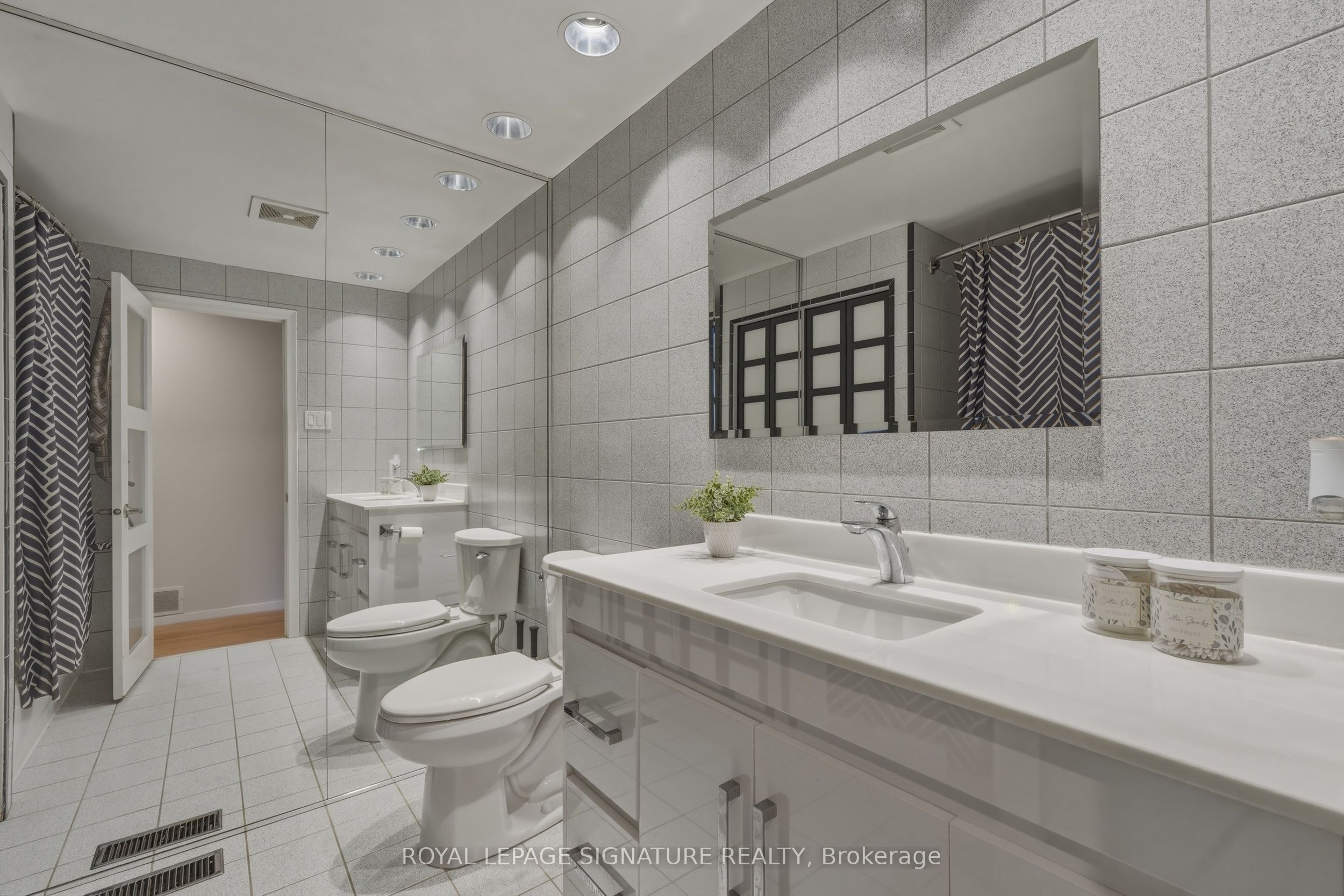 1843 Stonepath Crescent Property Photo 21