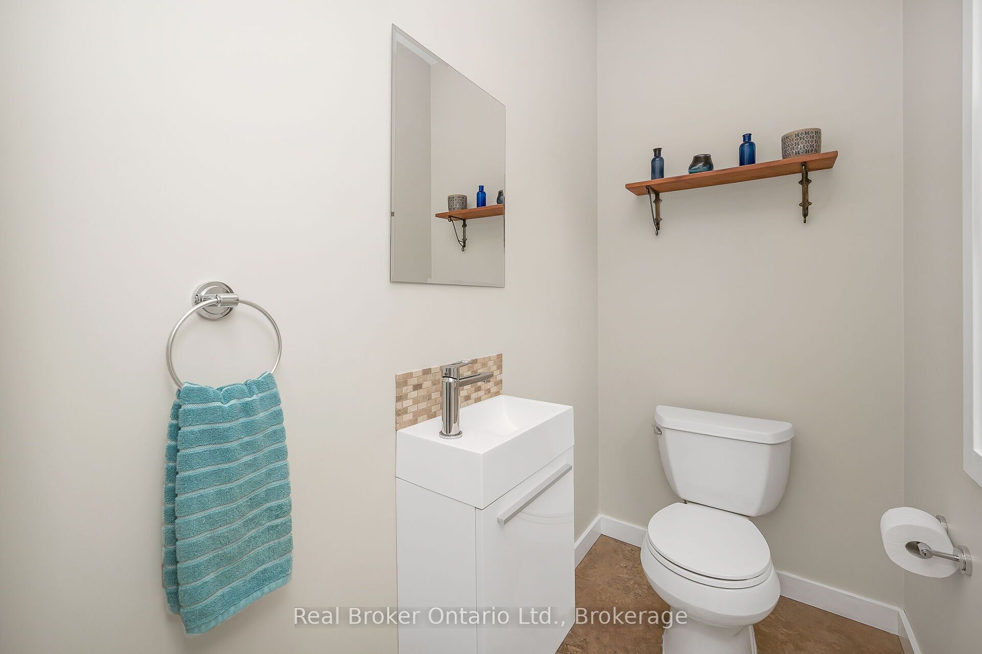 285 Surrey Drive Property Photo 17