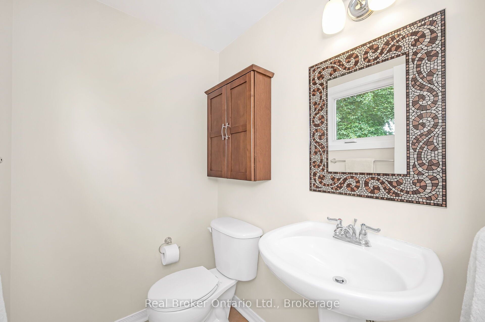 285 Surrey Drive Property Photo 25
