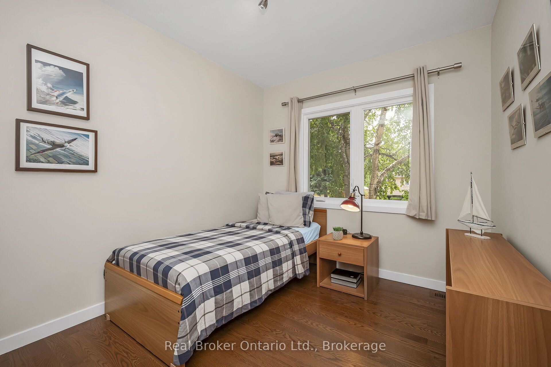 285 Surrey Drive Property Photo 30