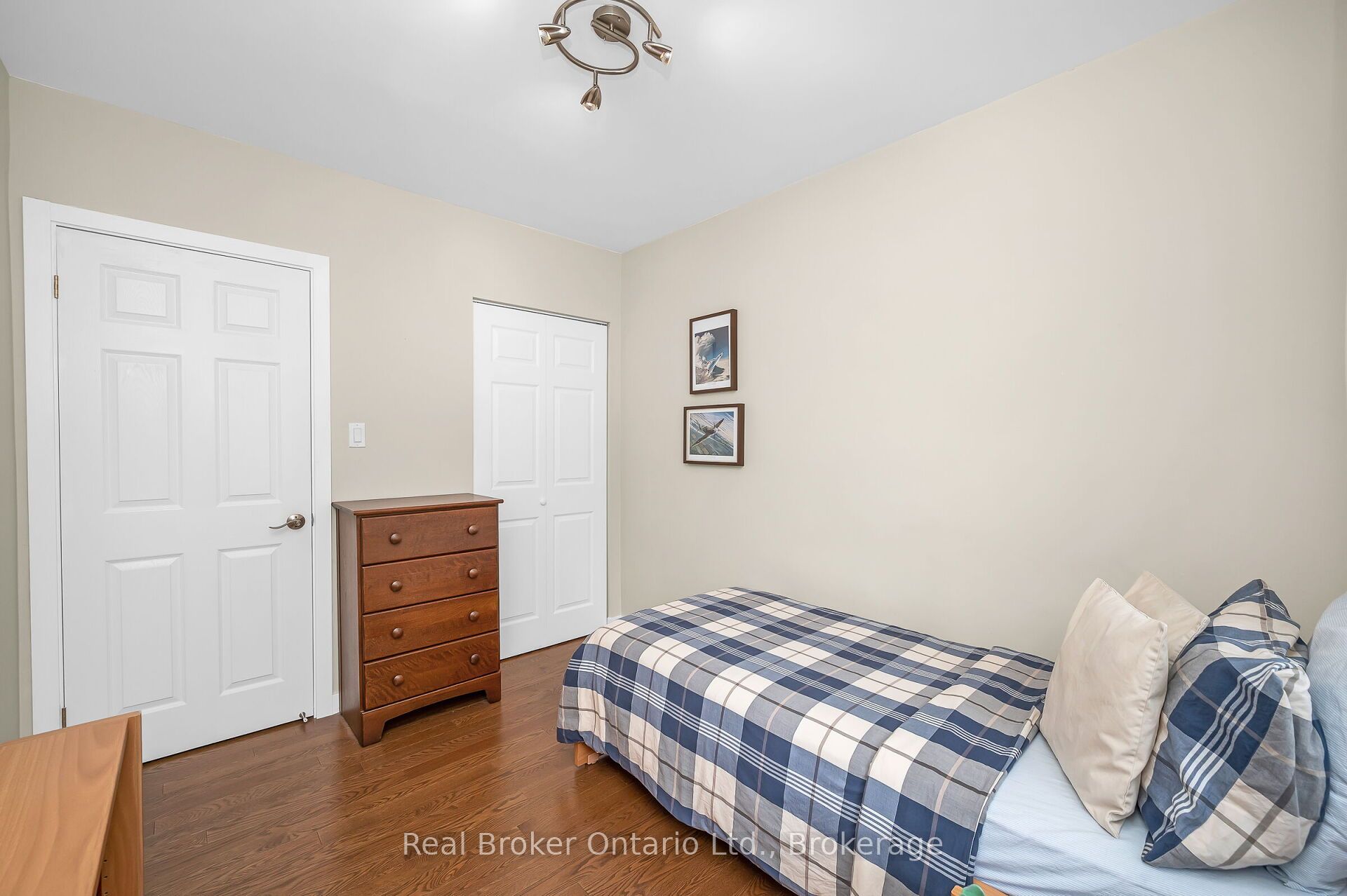 285 Surrey Drive Property Photo 31