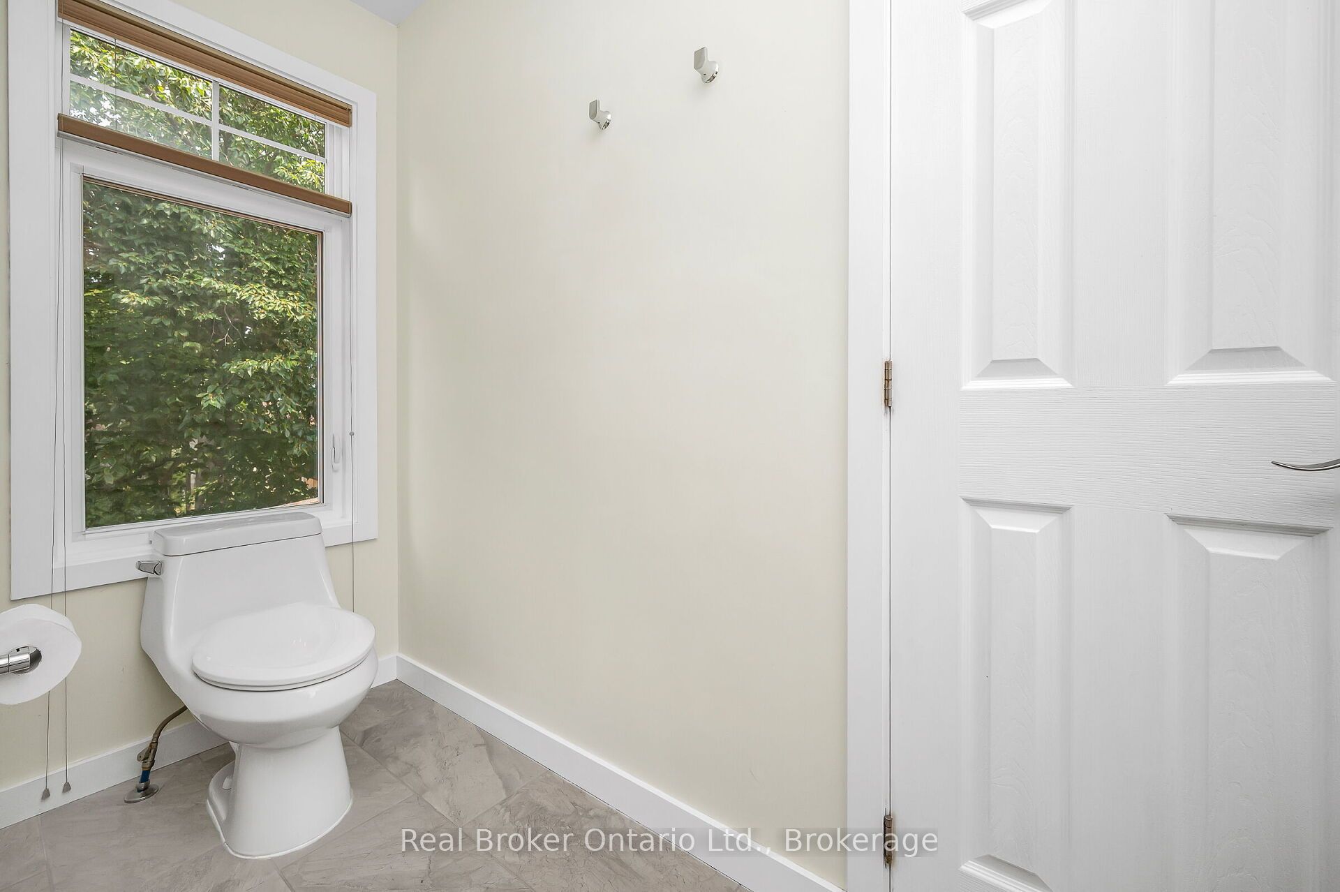 285 Surrey Drive Property Photo 33