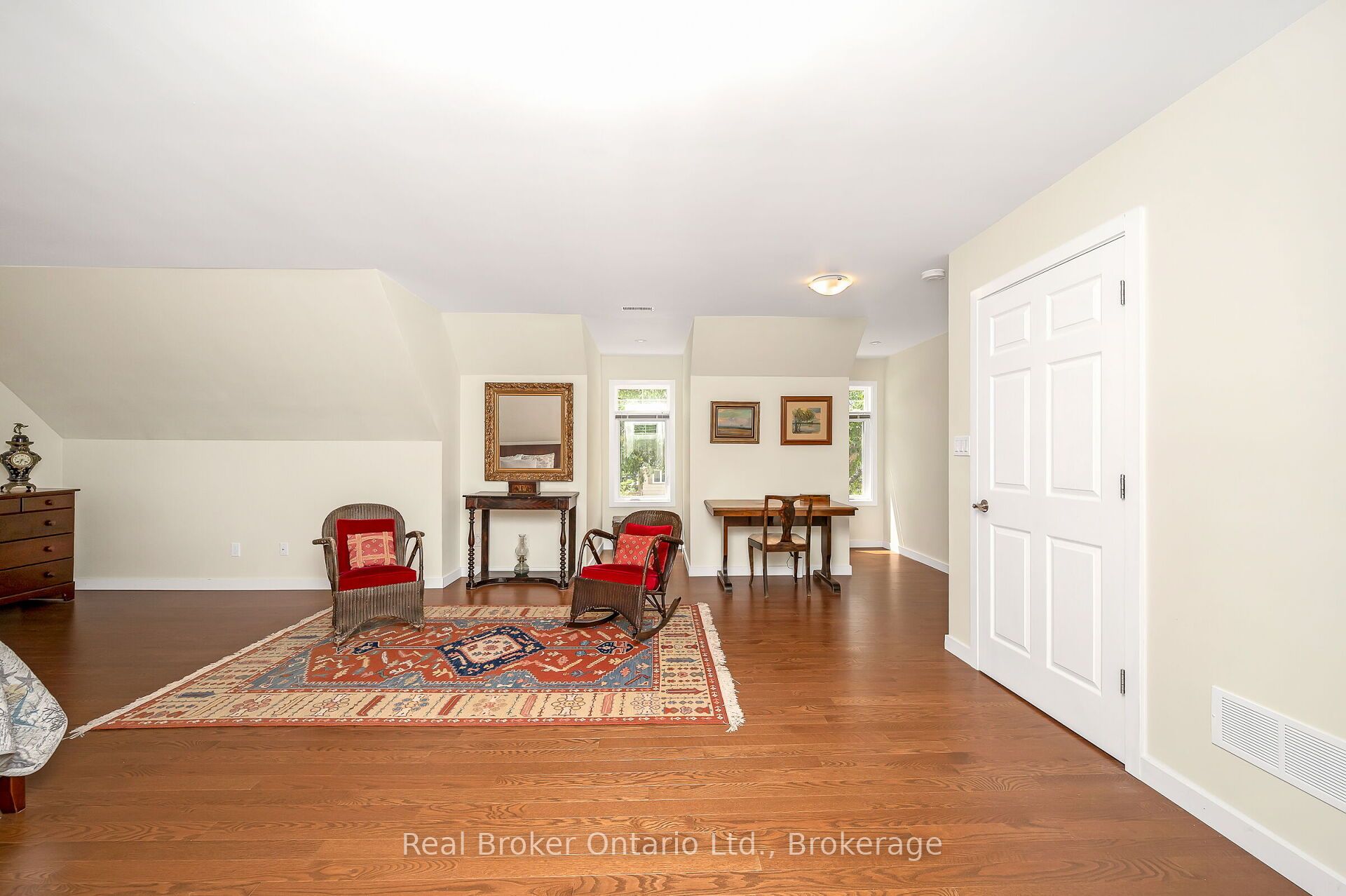 285 Surrey Drive Property Photo 35