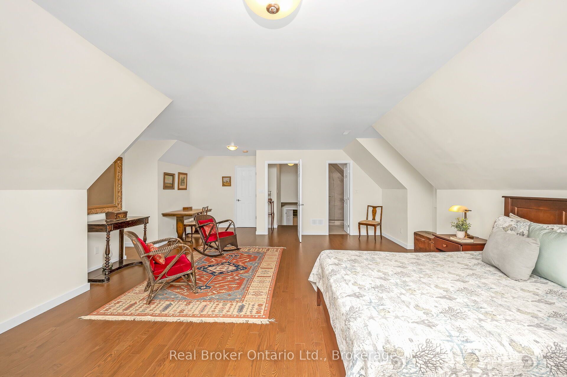 285 Surrey Drive Property Photo 37