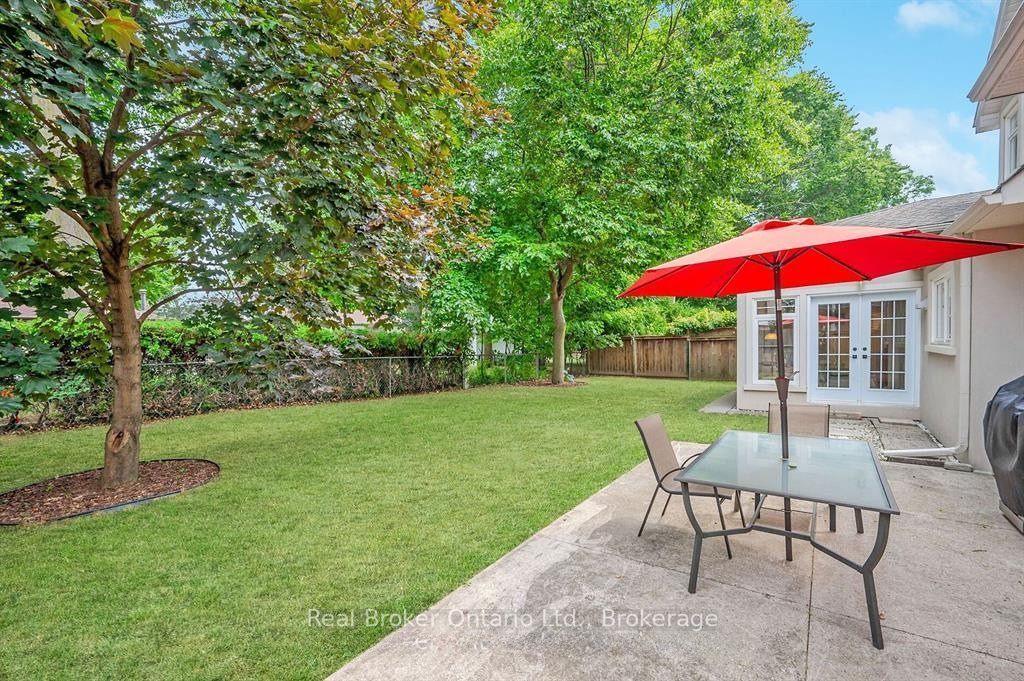 285 Surrey Drive Property Photo 38