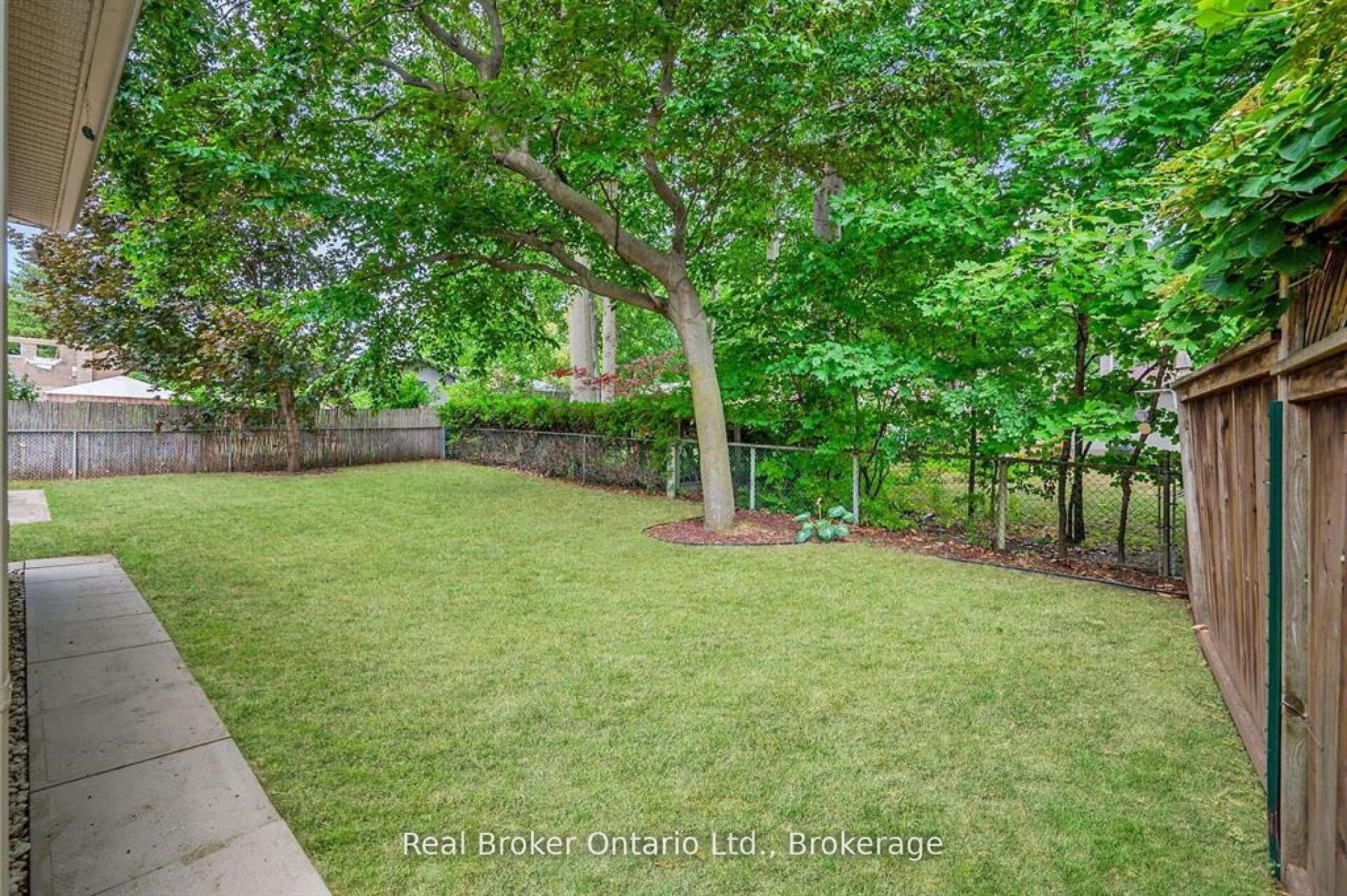 285 Surrey Drive Property Photo 42