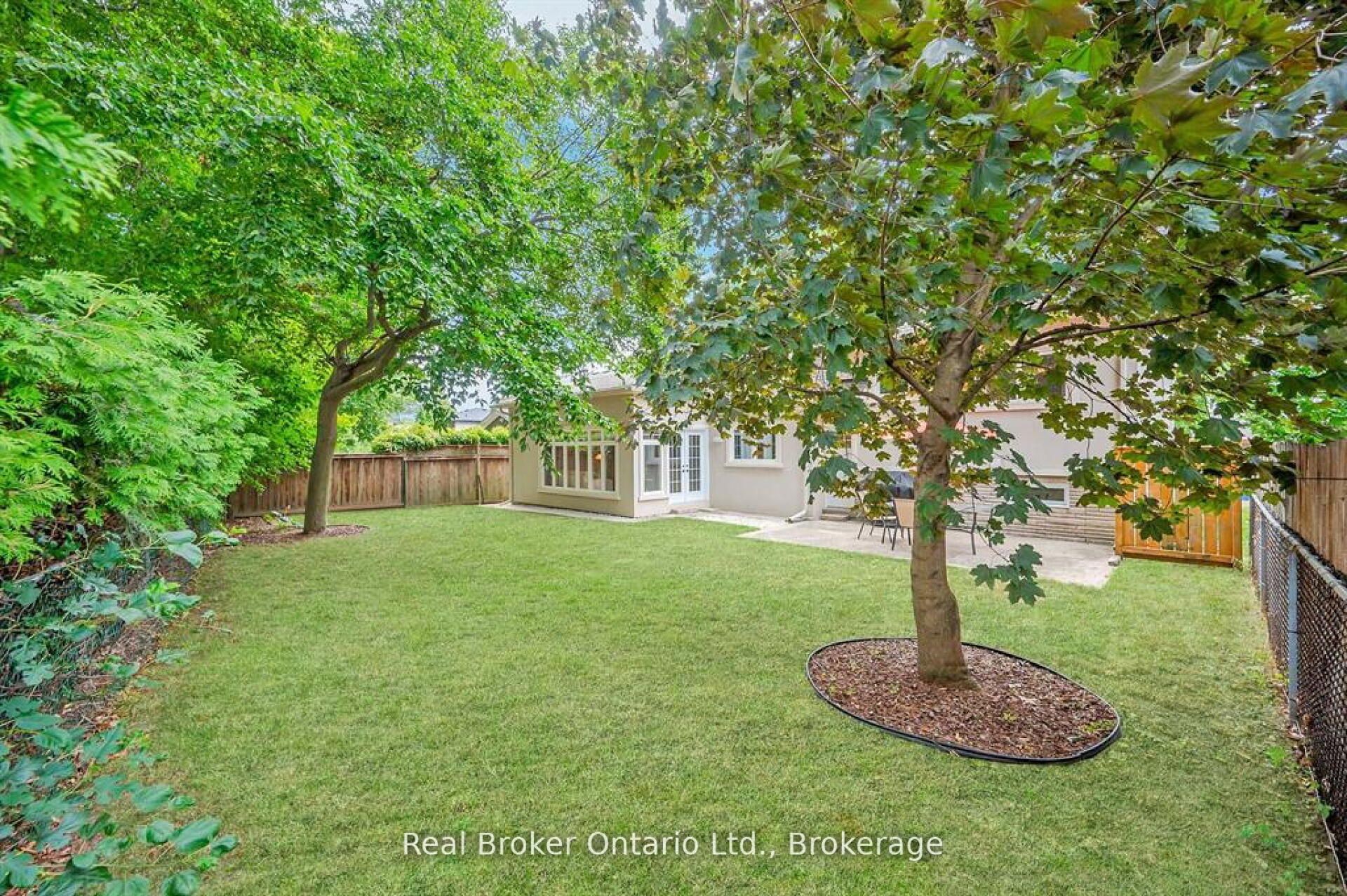 285 Surrey Drive Property Photo 43