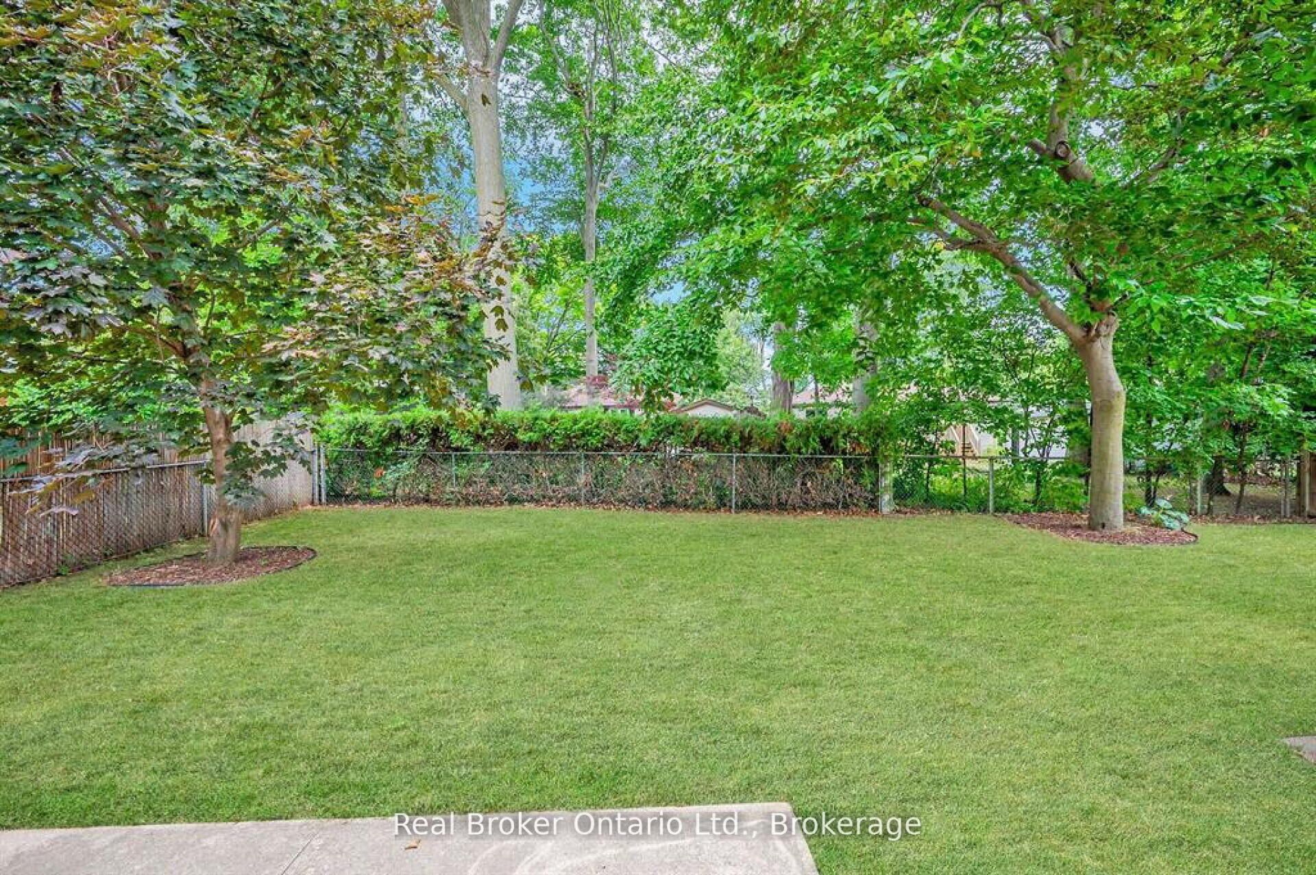 285 Surrey Drive Property Photo 44