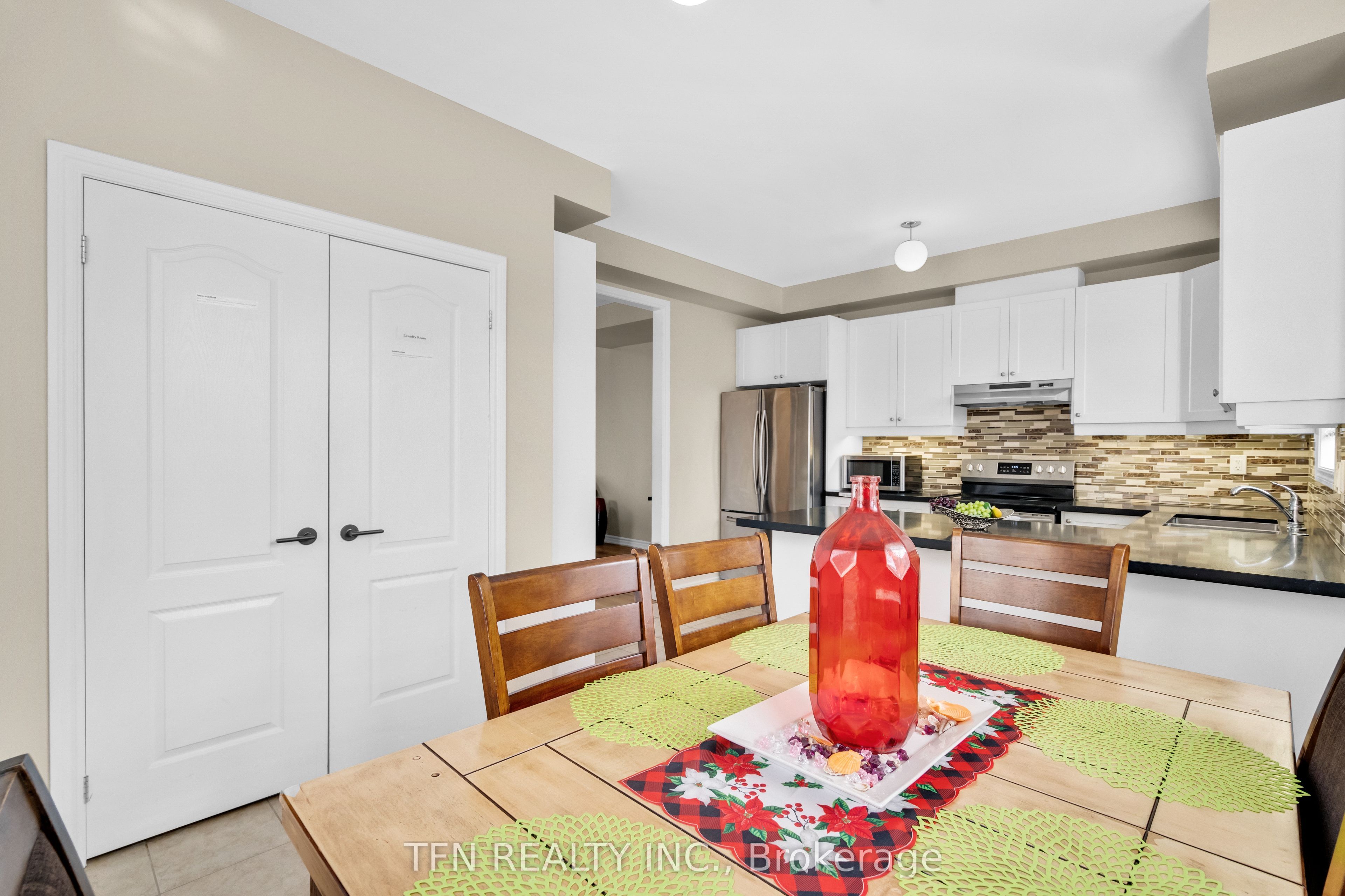 2 Shiff Crescent Property Photo 17