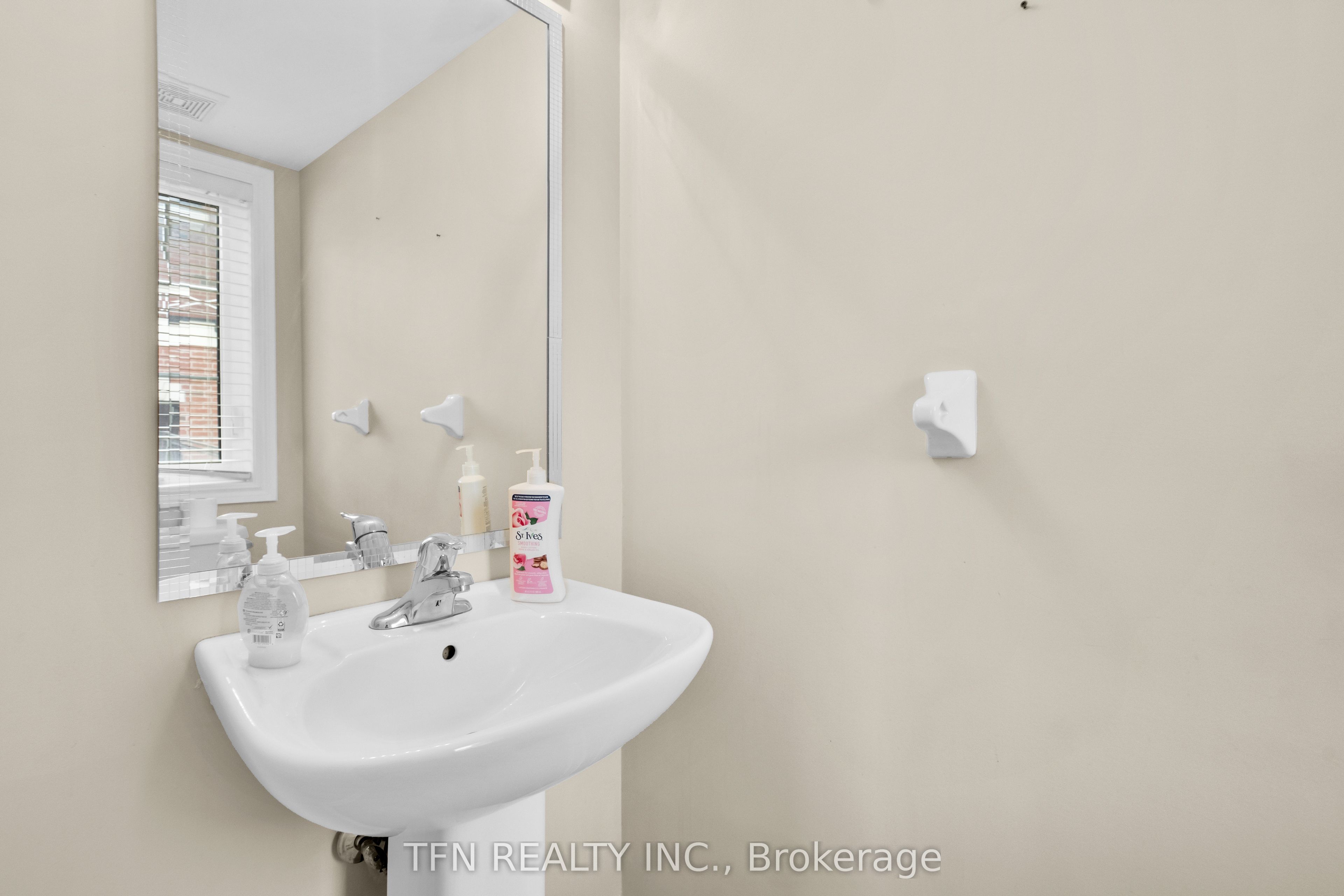 2 Shiff Crescent Property Photo 19