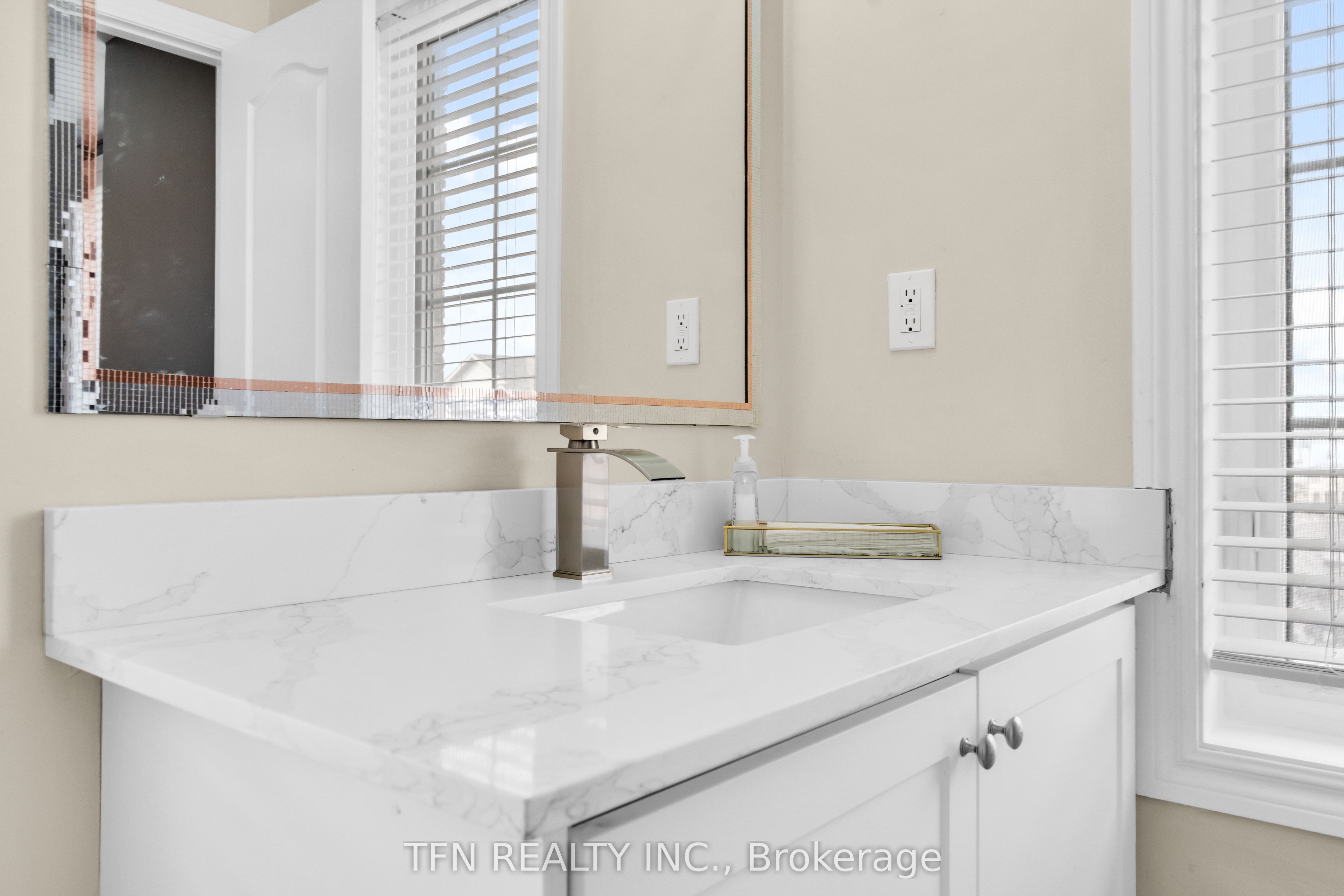 2 Shiff Crescent Property Photo 35