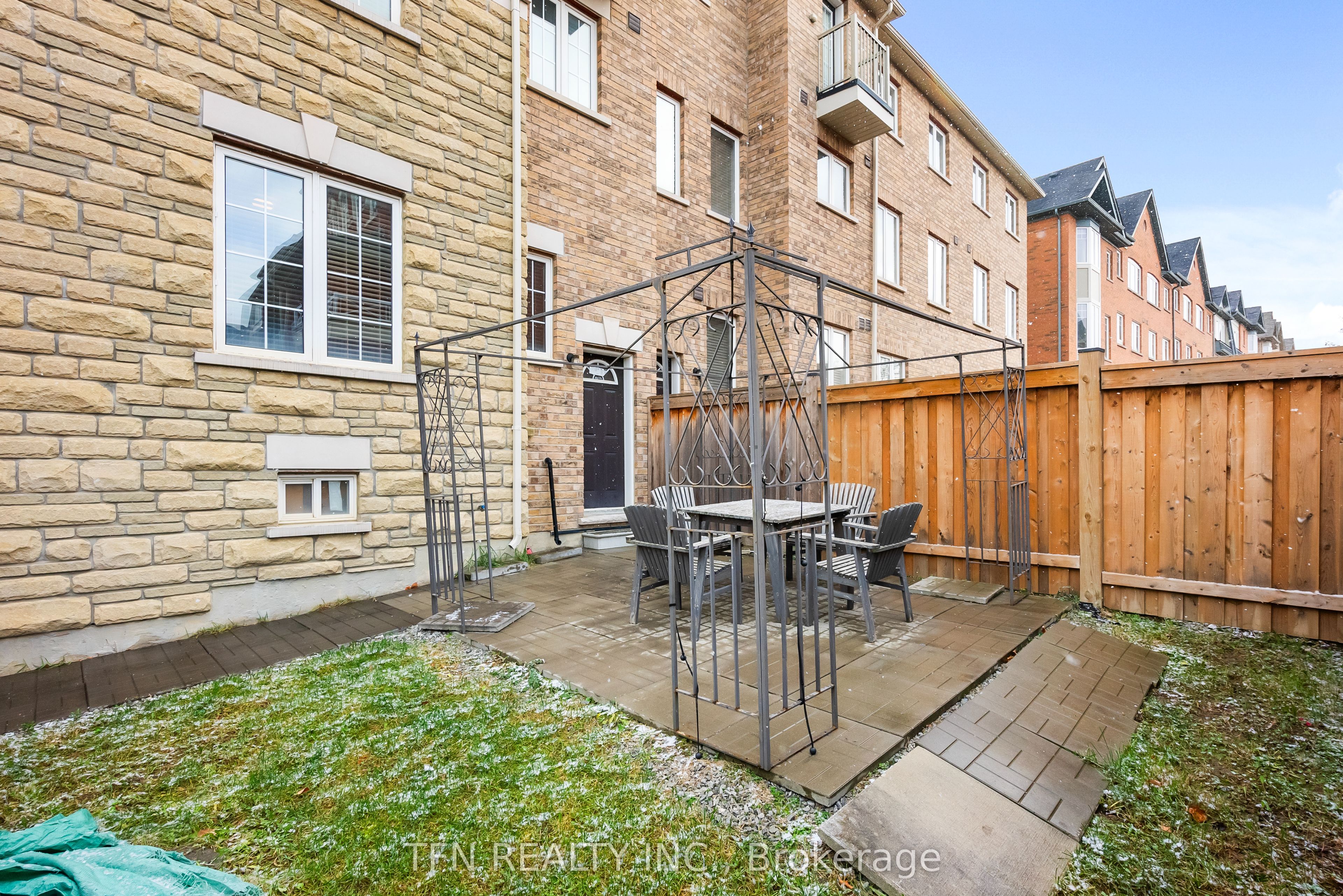 2 Shiff Crescent Property Photo 42